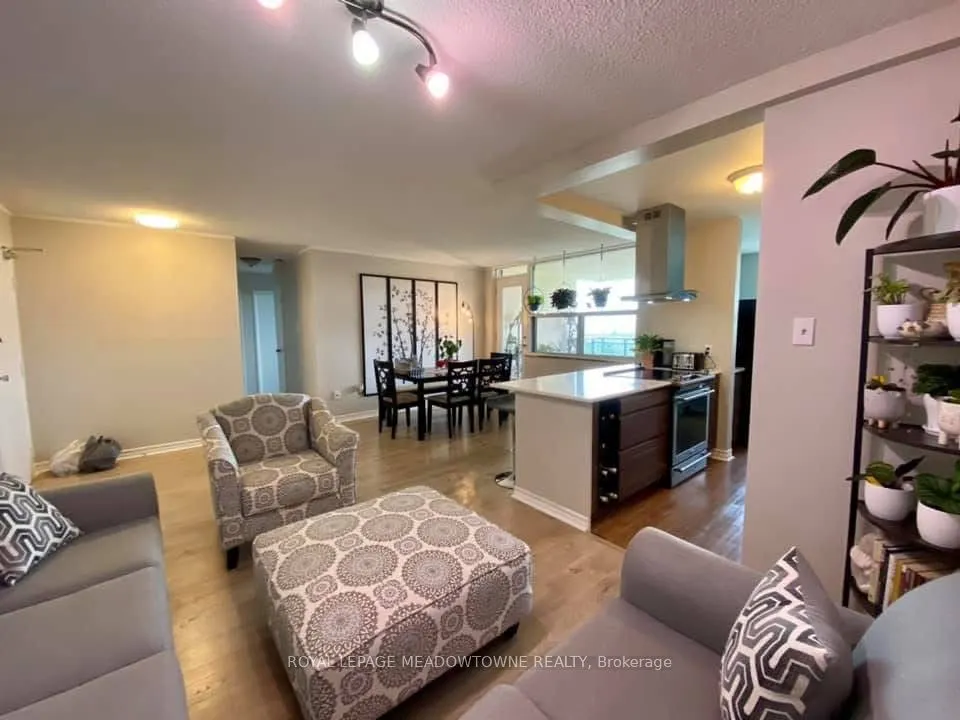 966 Inverhouse Drive, #609