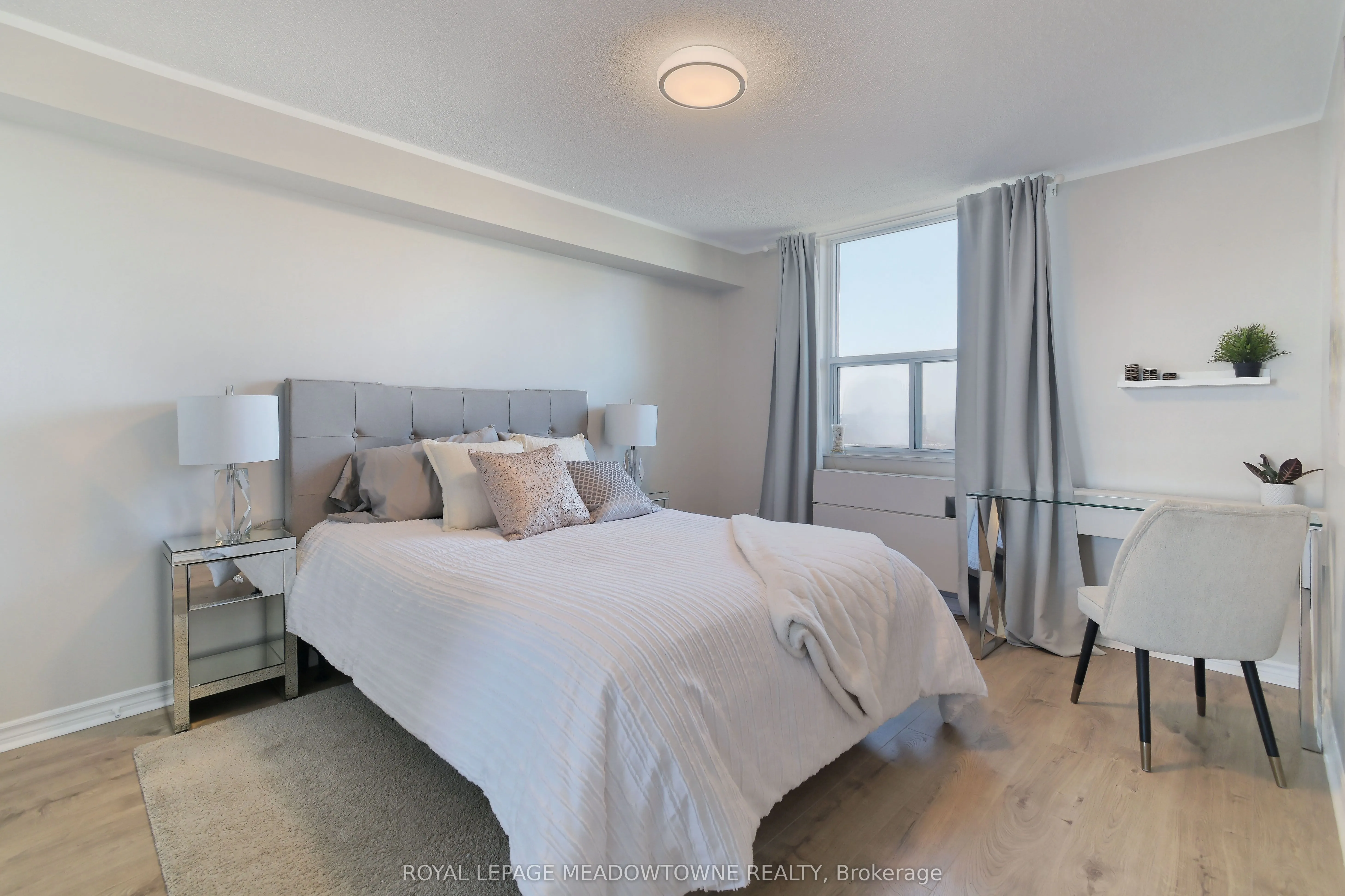 966 Inverhouse Drive, #609