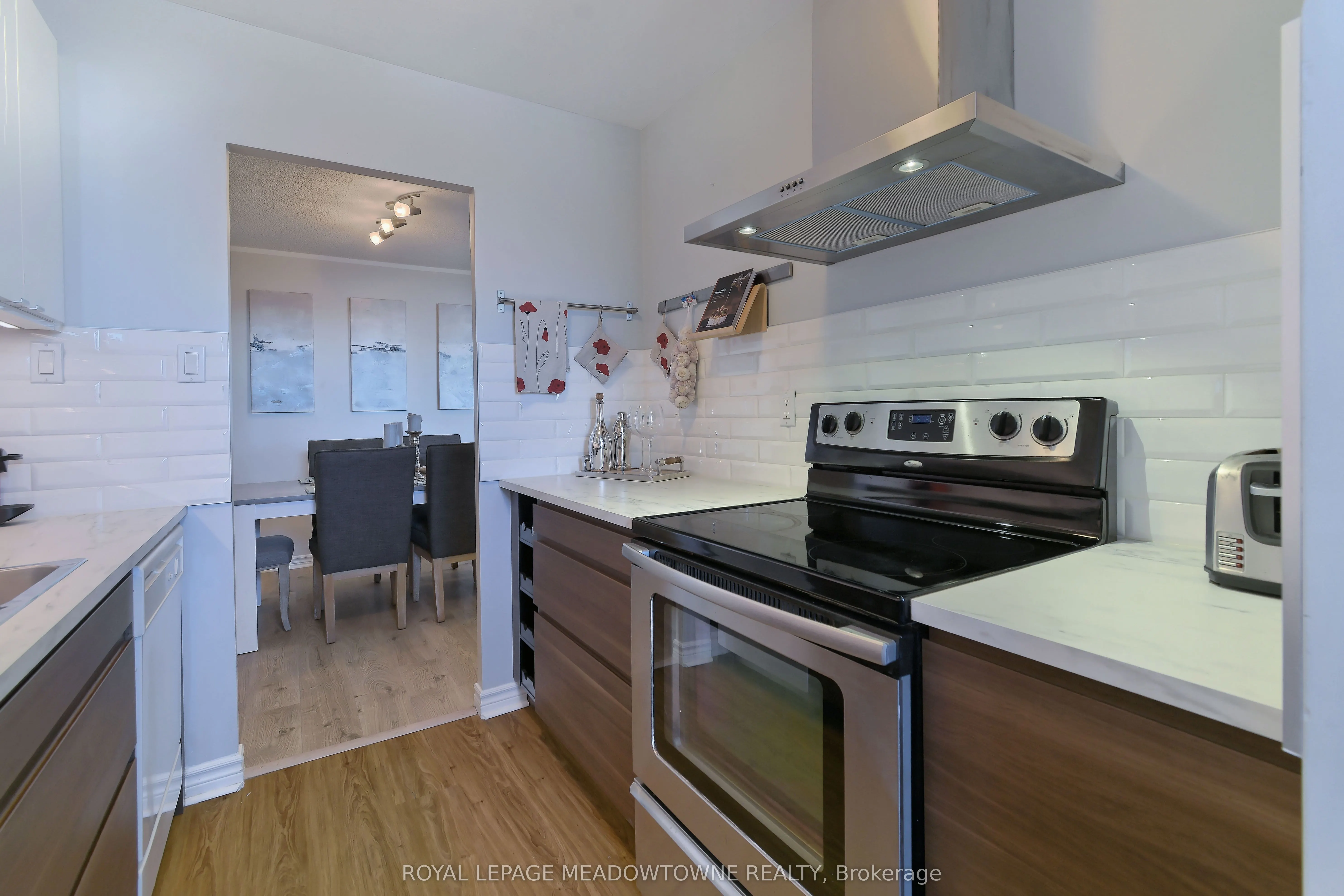 966 Inverhouse Drive, #609