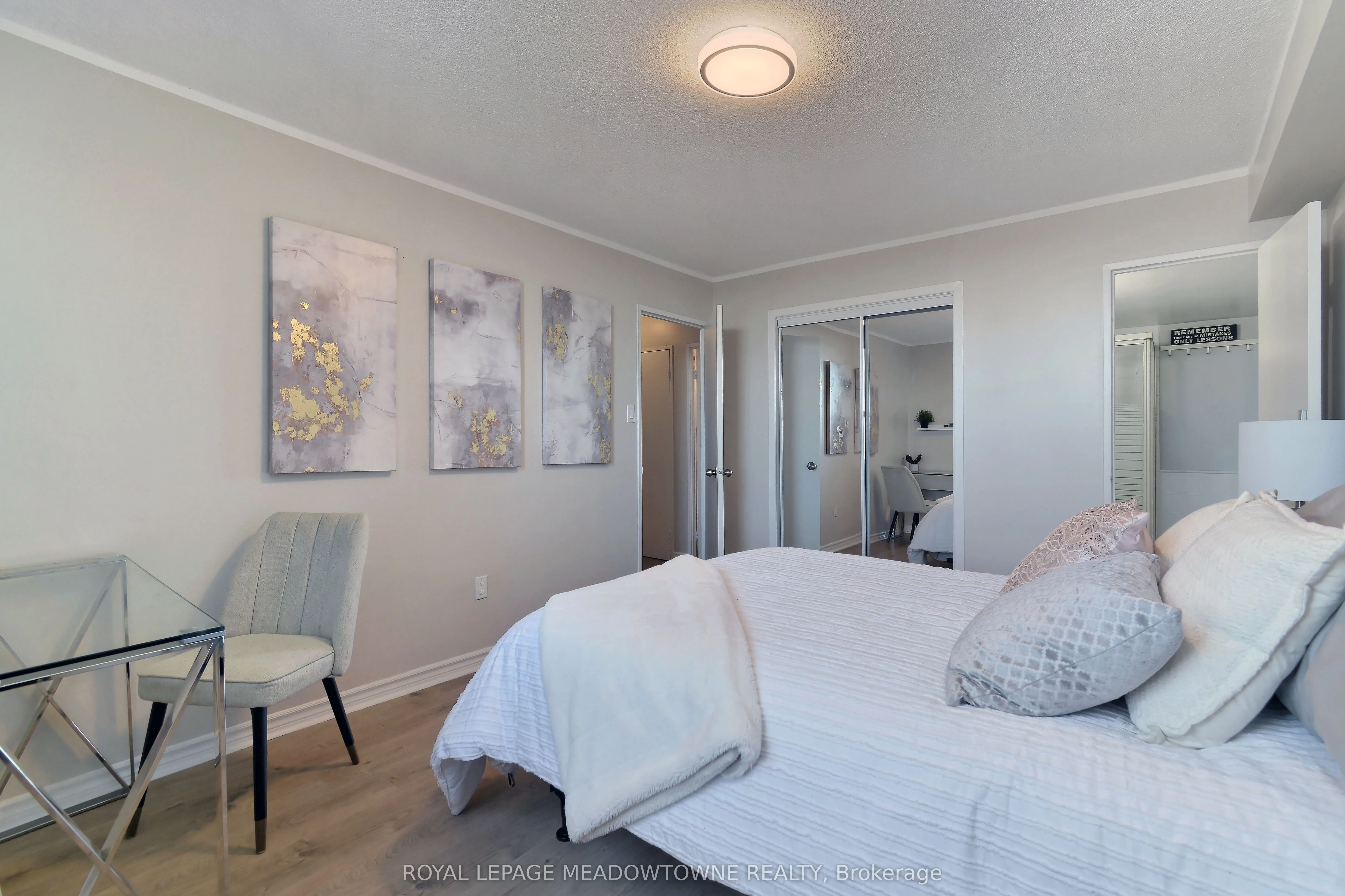 966 Inverhouse Drive, #609