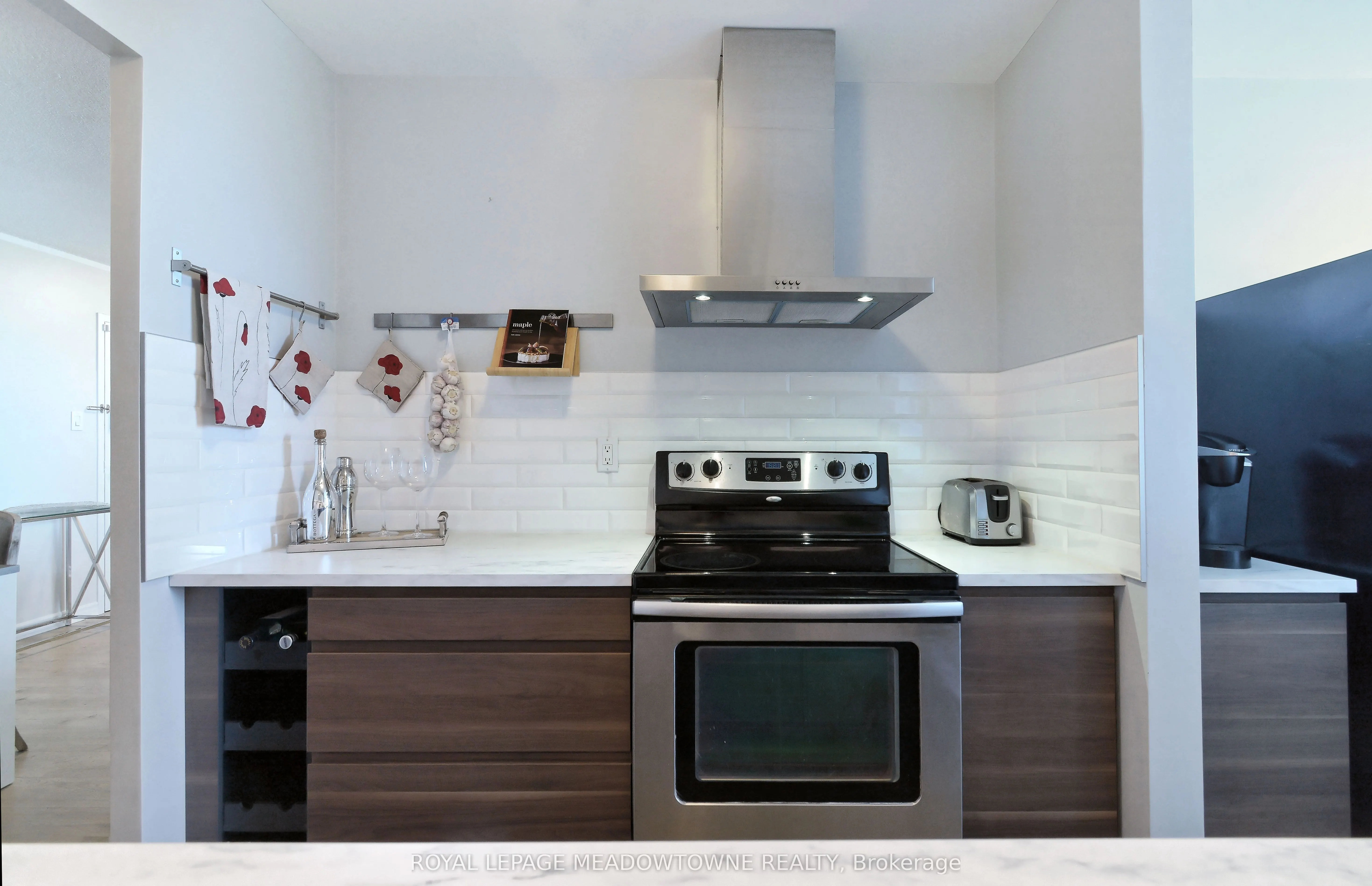 966 Inverhouse Drive, #609