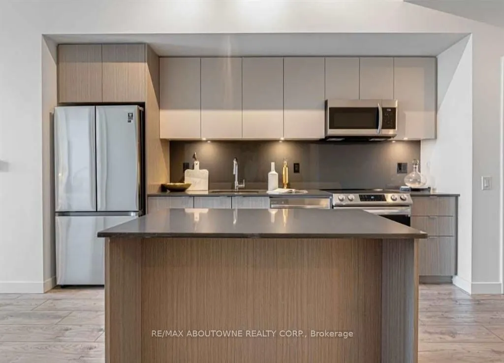 133 Bronte Road, #BO211