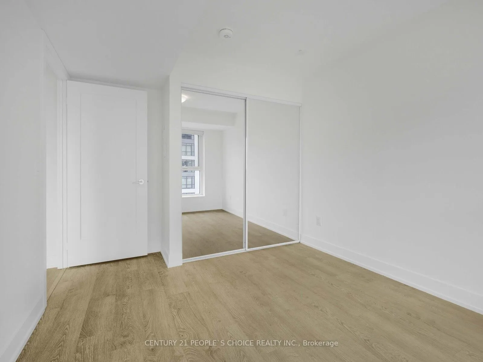 5 Mabelle Avenue, #2532