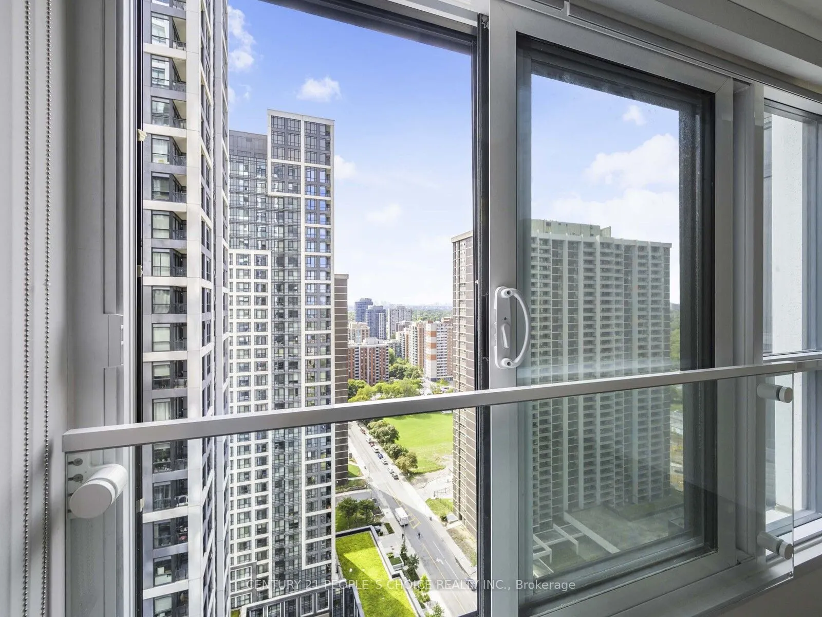 5 Mabelle Avenue, #2532