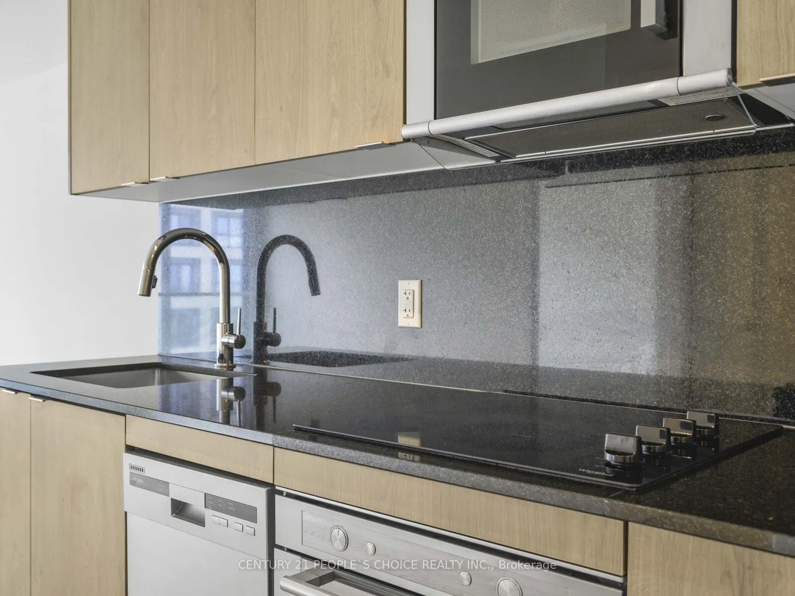5 Mabelle Avenue, #2532