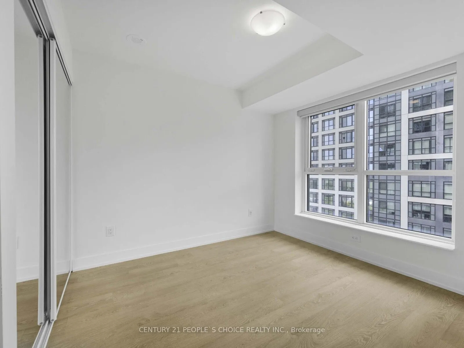5 Mabelle Avenue, #2532