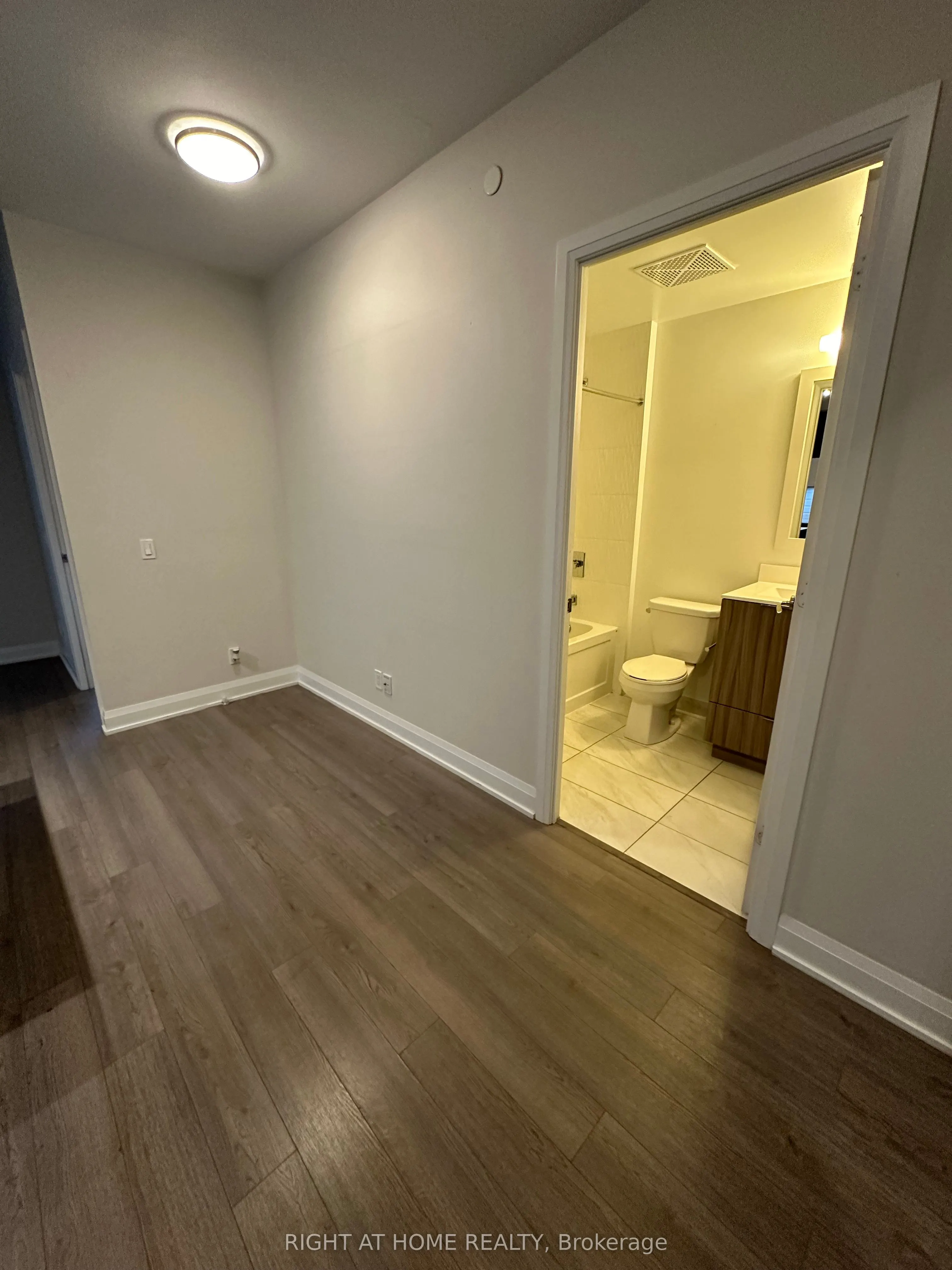 56 ANNIE CRAIG Drive, #1011