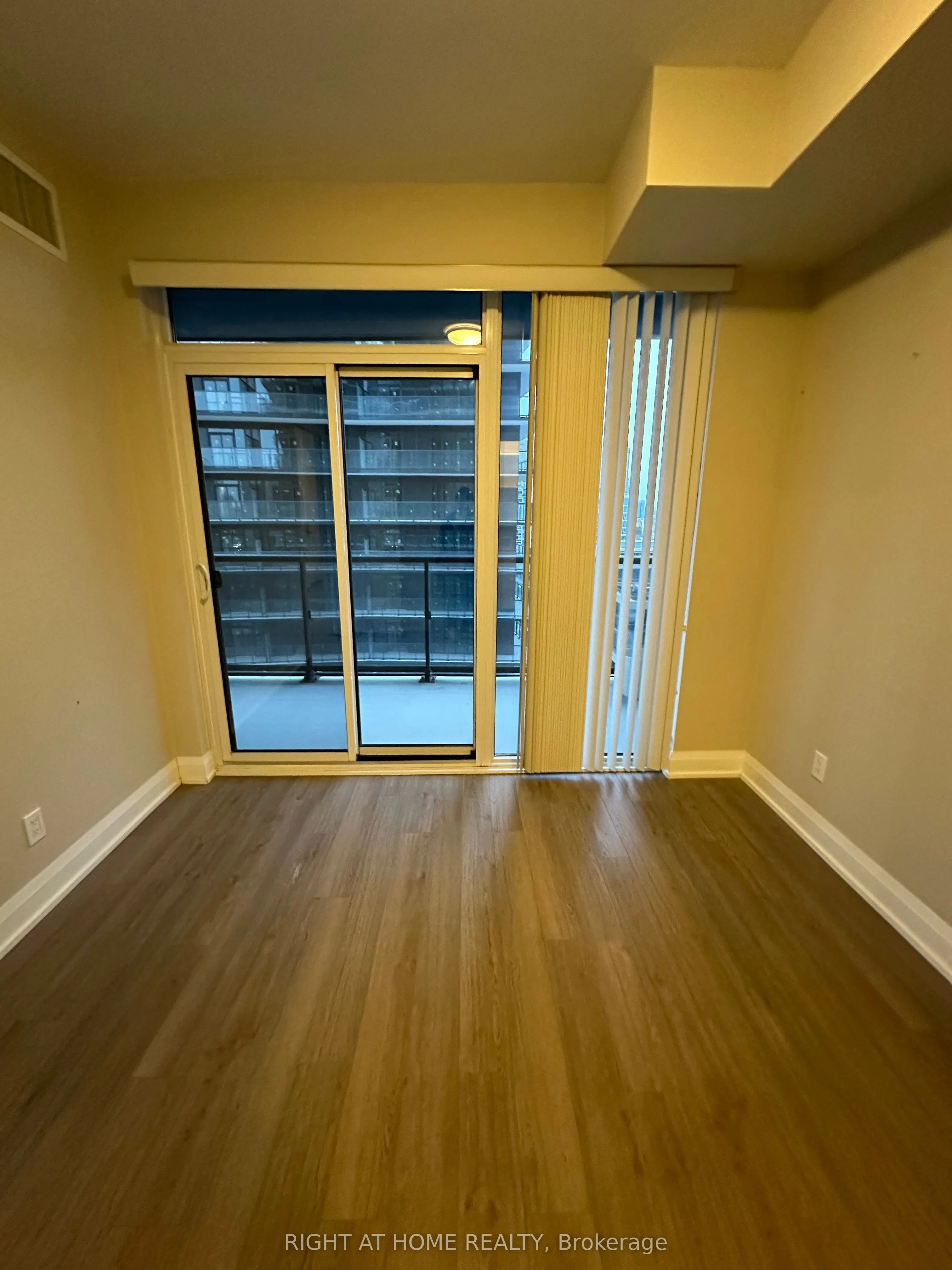 56 ANNIE CRAIG Drive, #1011