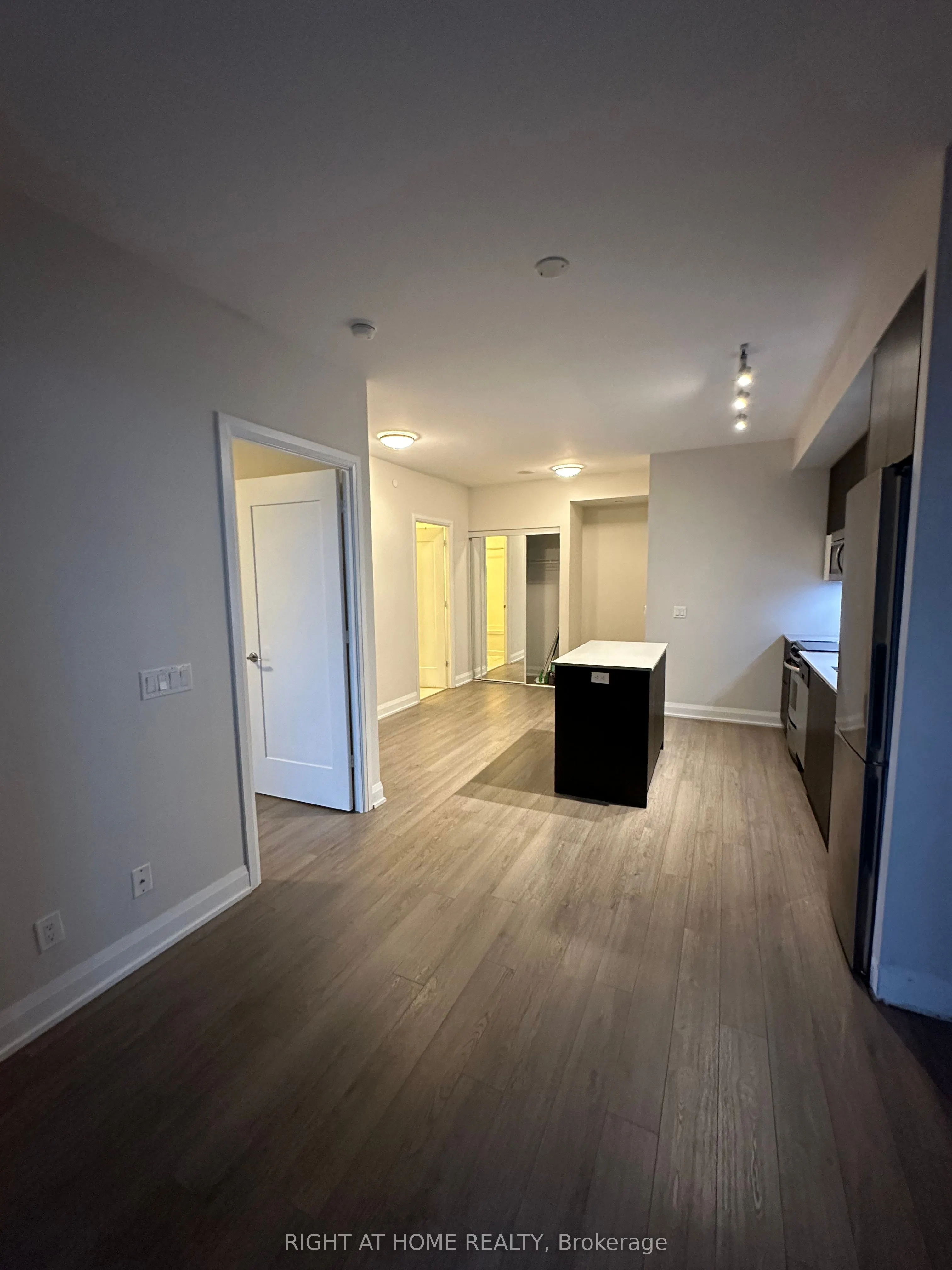 56 ANNIE CRAIG Drive, #1011