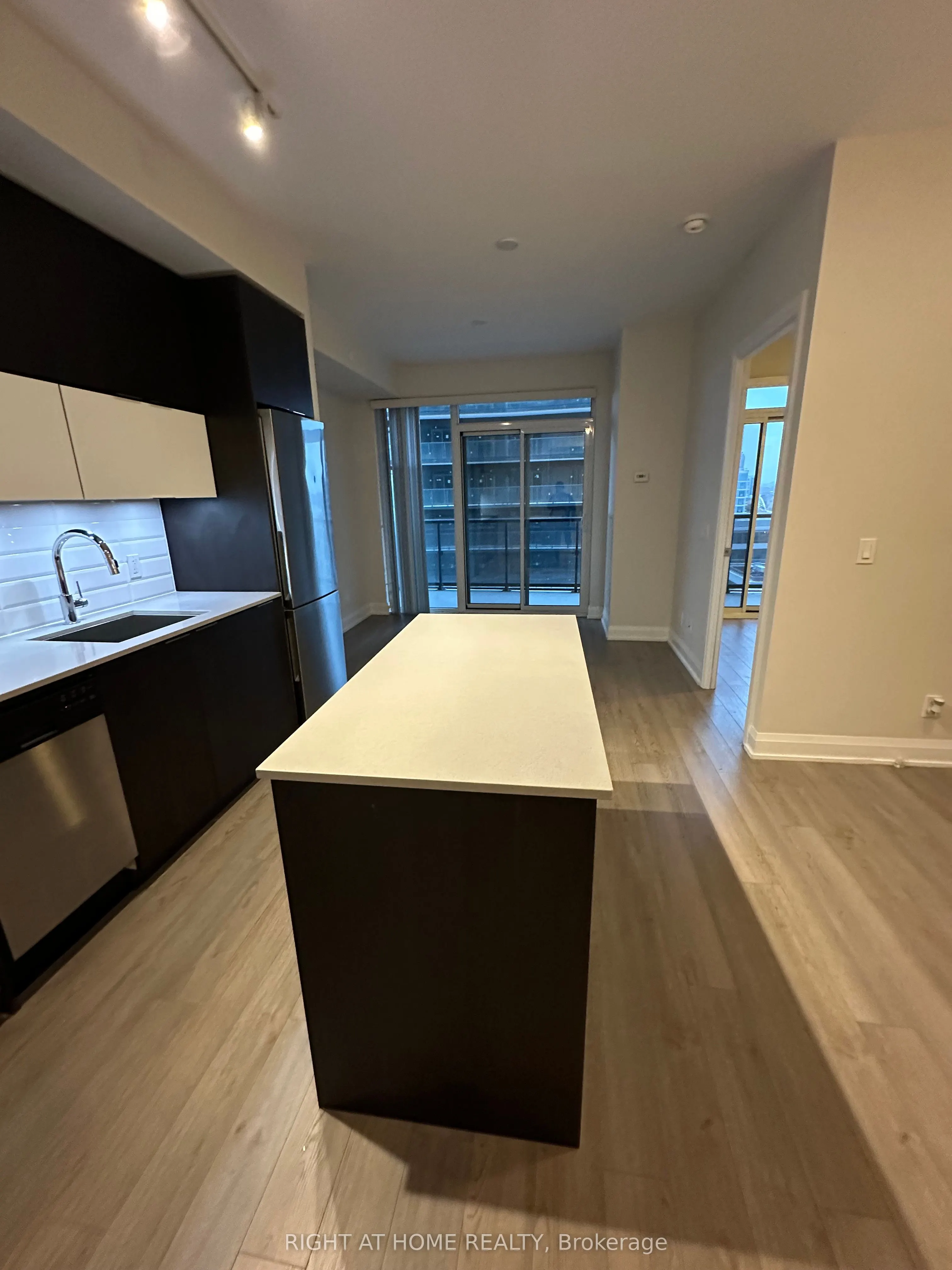 56 ANNIE CRAIG Drive, #1011