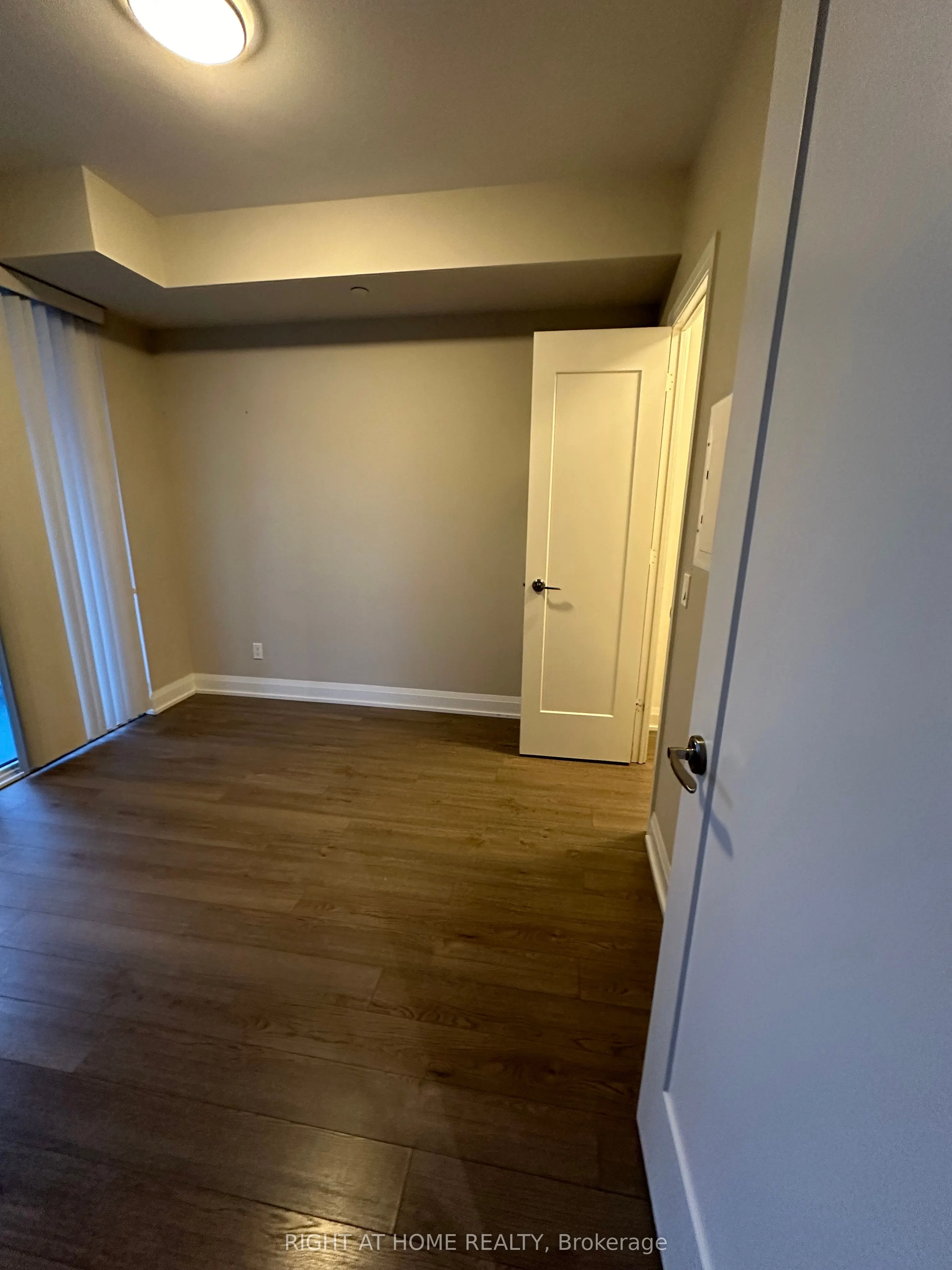 56 ANNIE CRAIG Drive, #1011