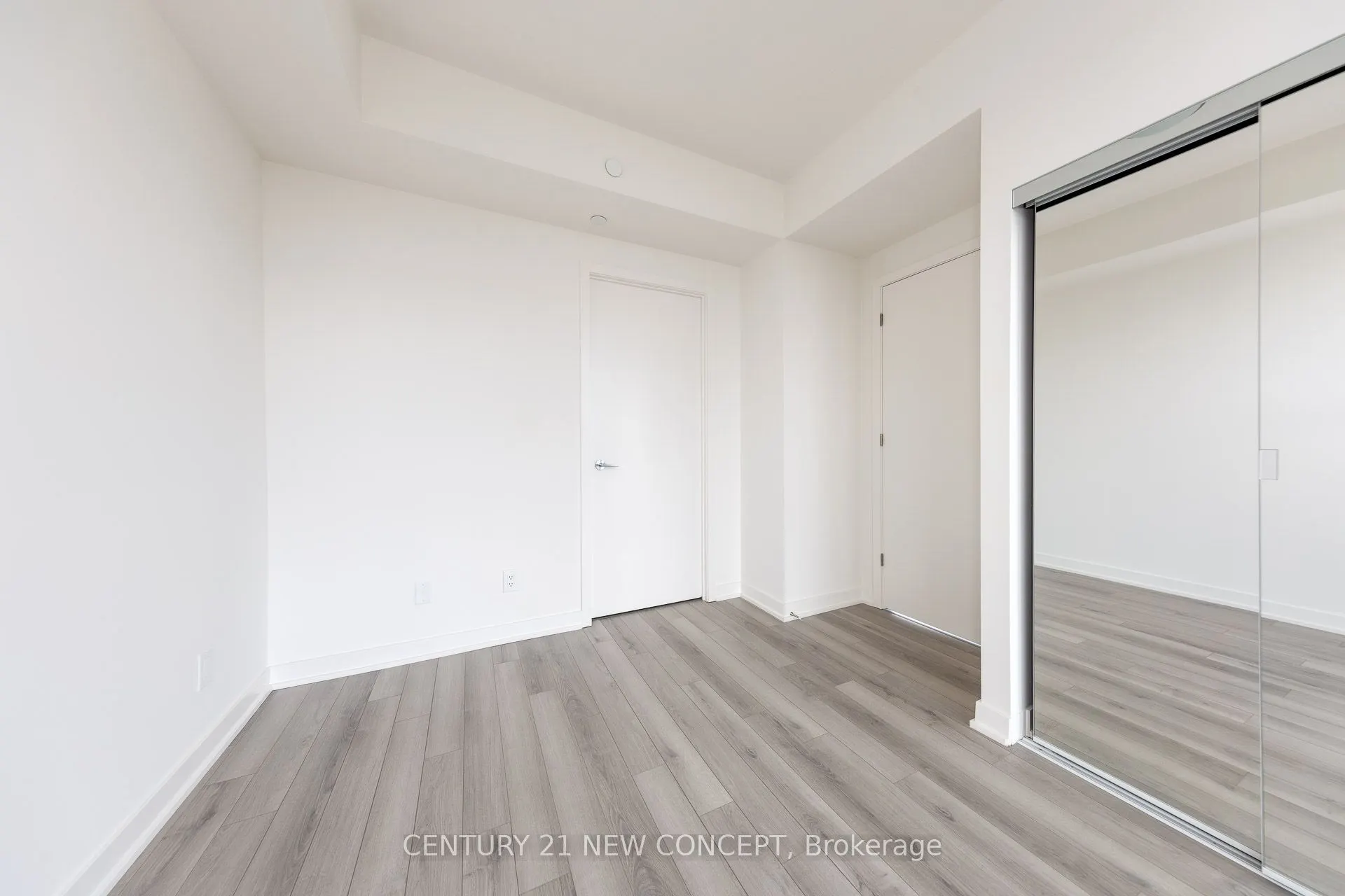 3079 Trafalgar Road, #1103