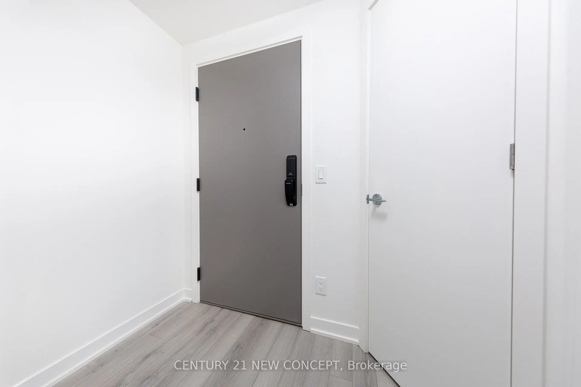 3079 Trafalgar Road, #1103