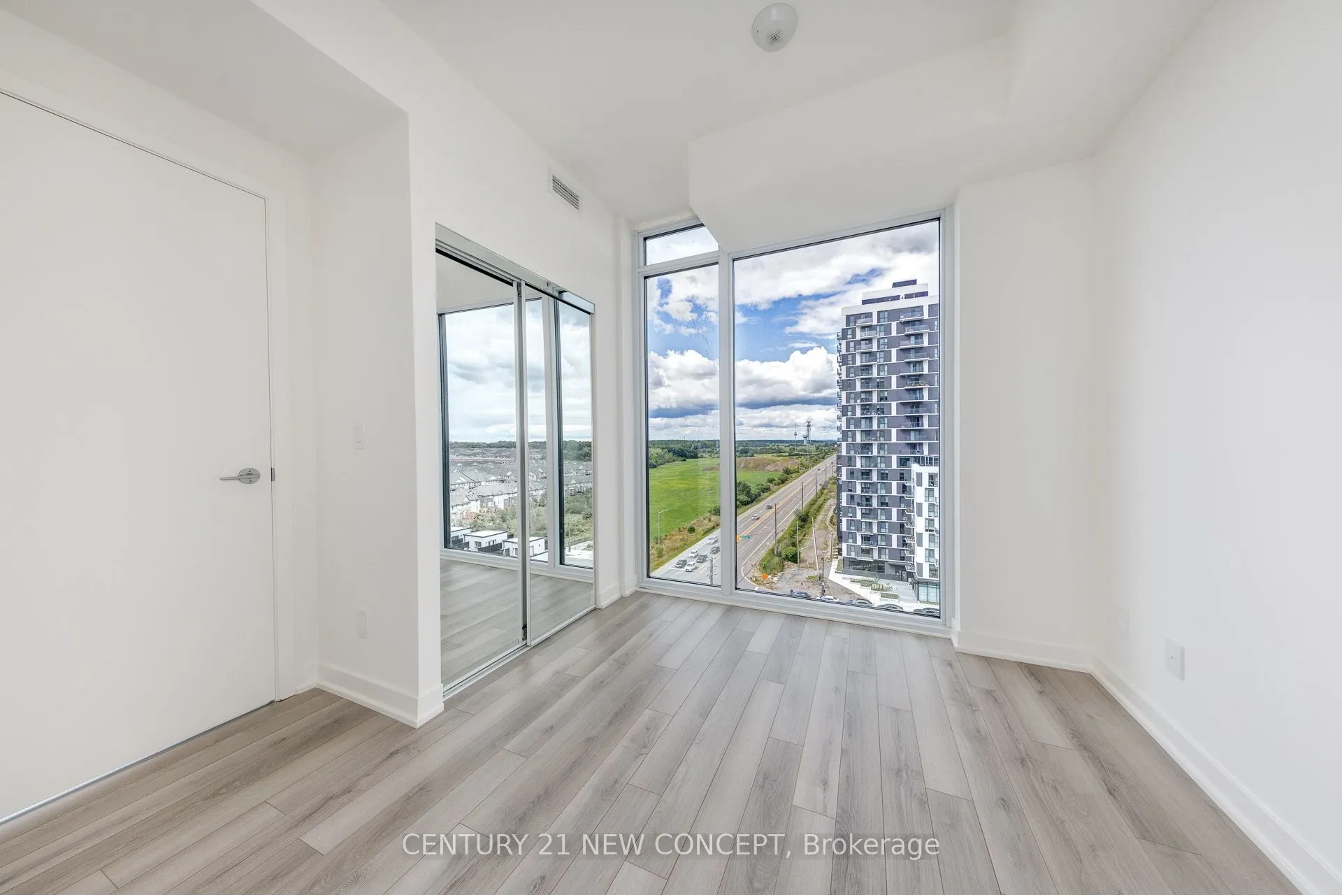 3079 Trafalgar Road, #1103
