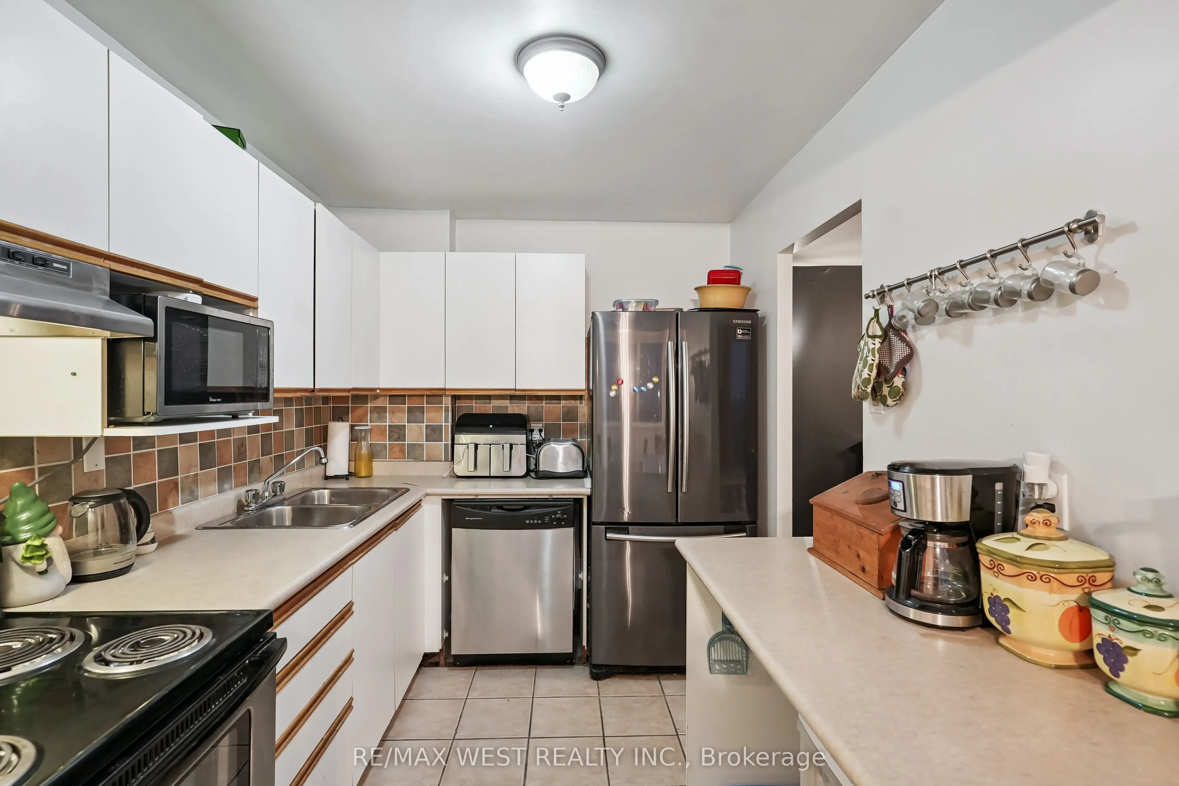 530 Lolita Gardens, #1203