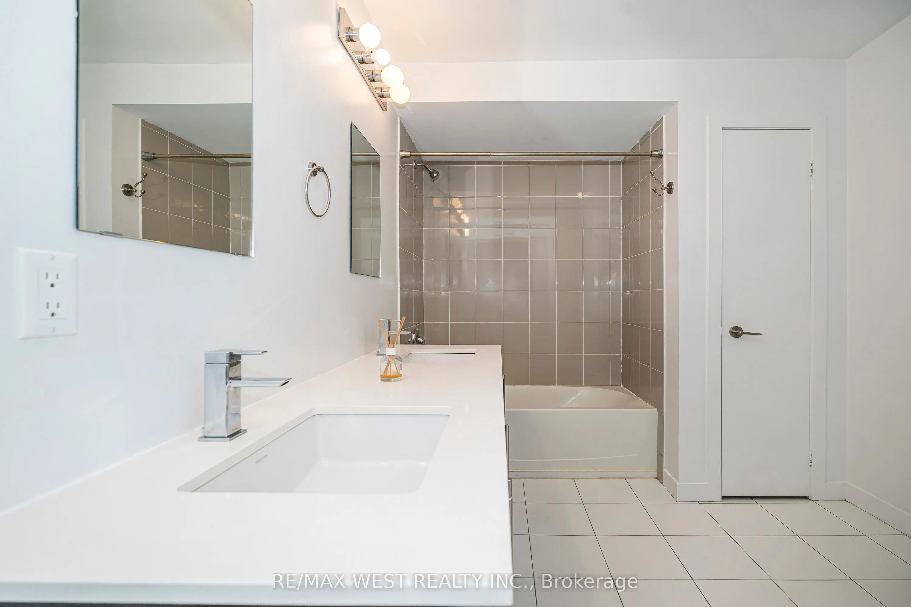 2061 Weston Road, #32