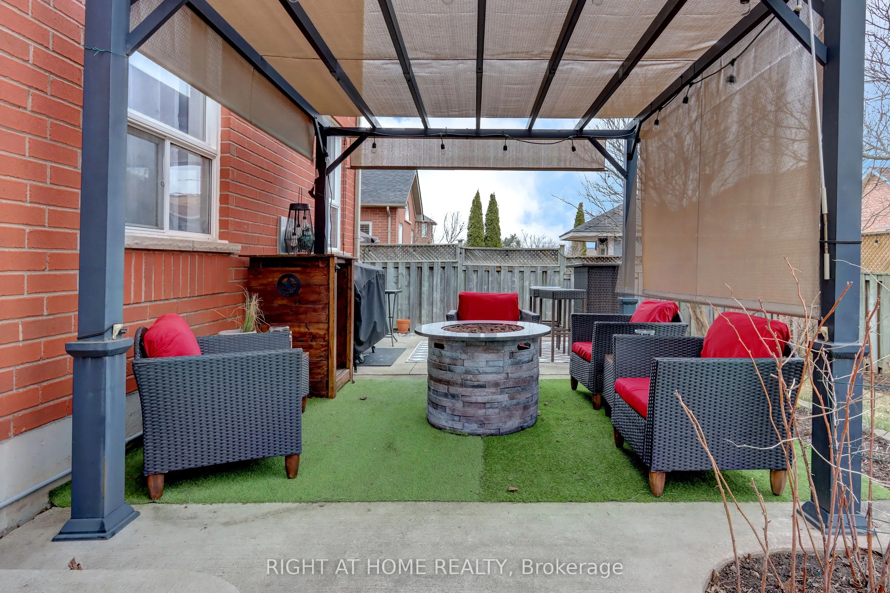 10 Berton Boulevard