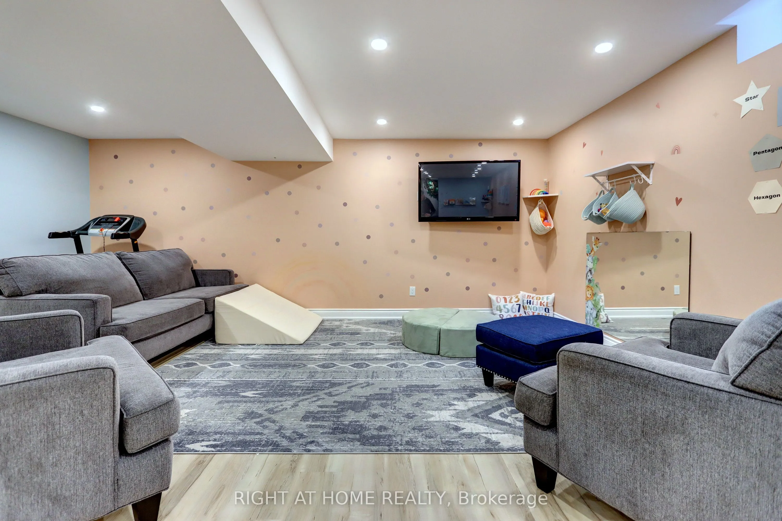 10 Berton Boulevard