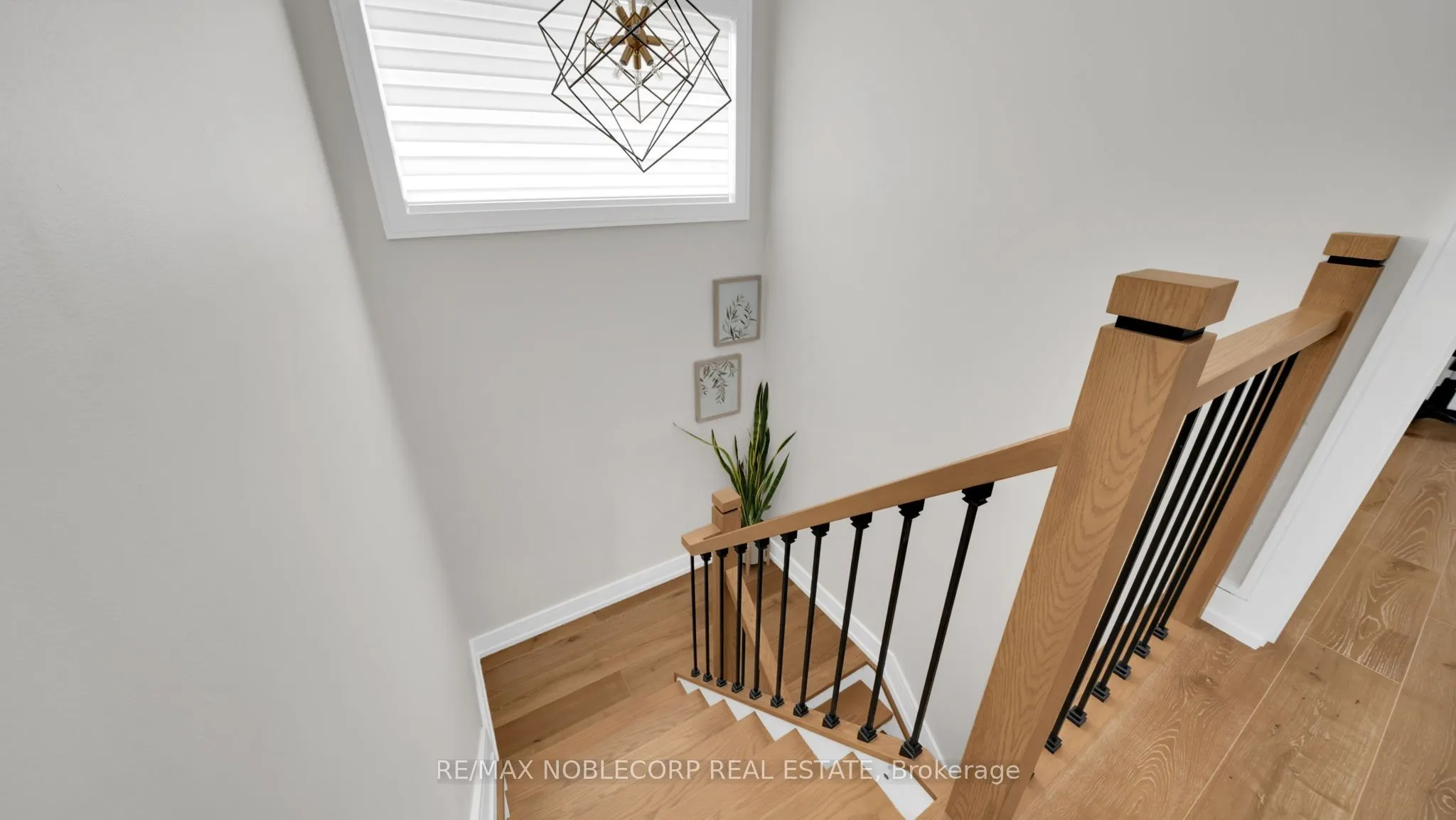 199 Ellwood Drive W