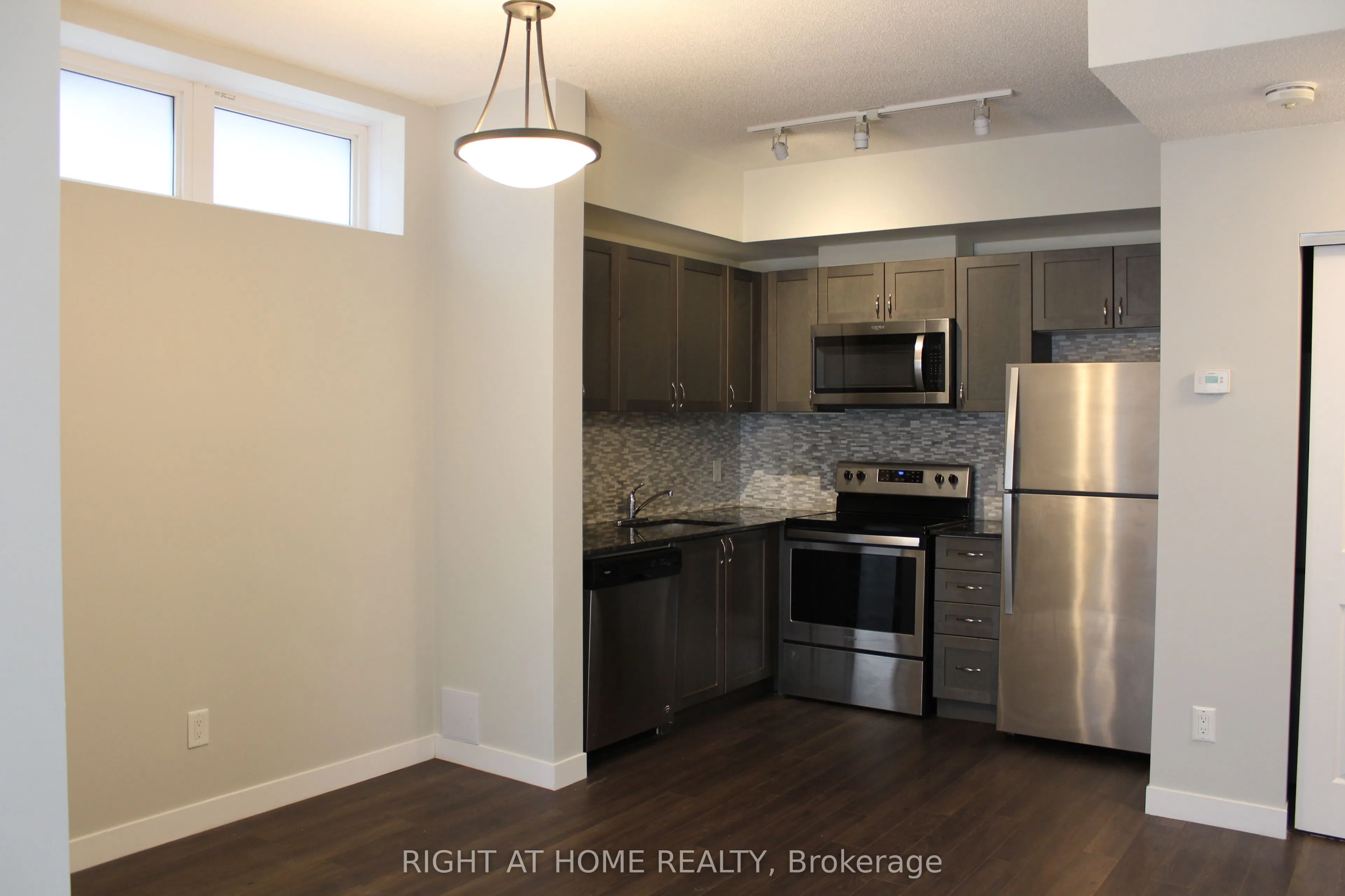 6 Bicknell Avenue, #17