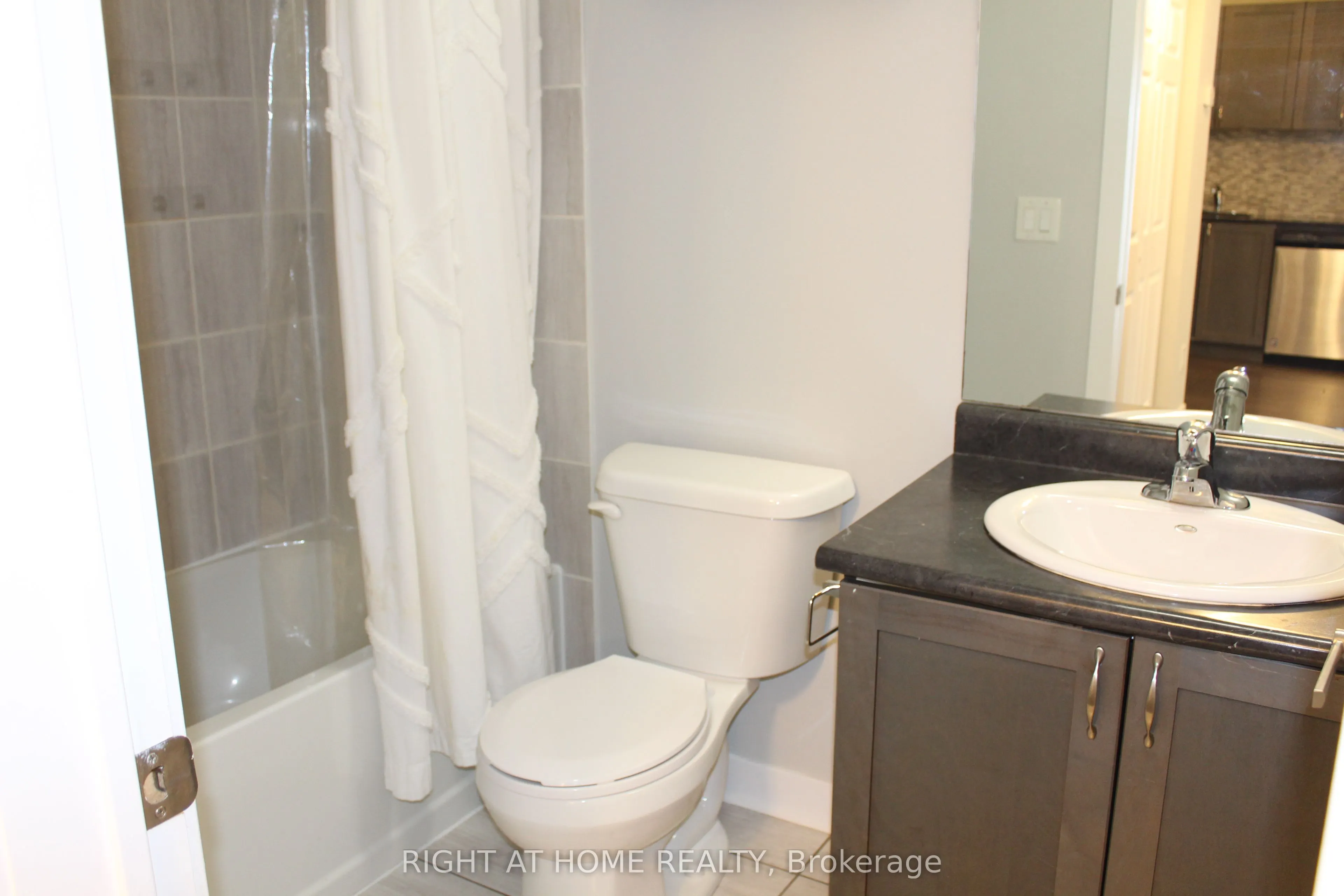 6 Bicknell Avenue, #17