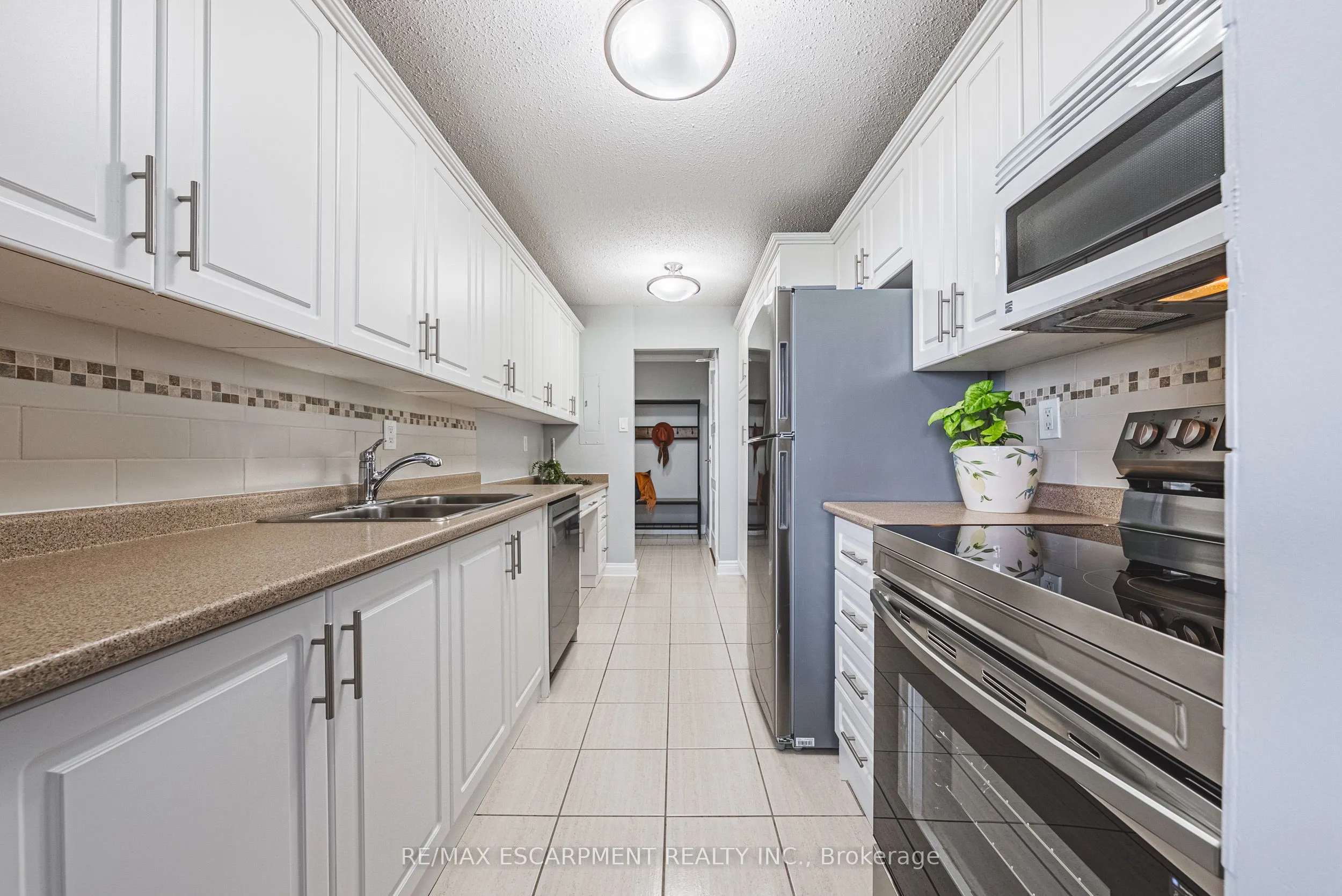 2055 UPPER MIDDLE Road, #1403