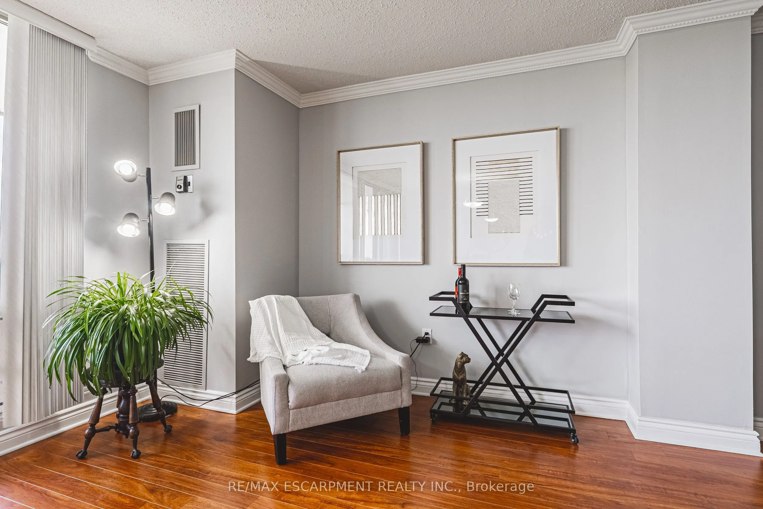 2055 UPPER MIDDLE Road, #1403
