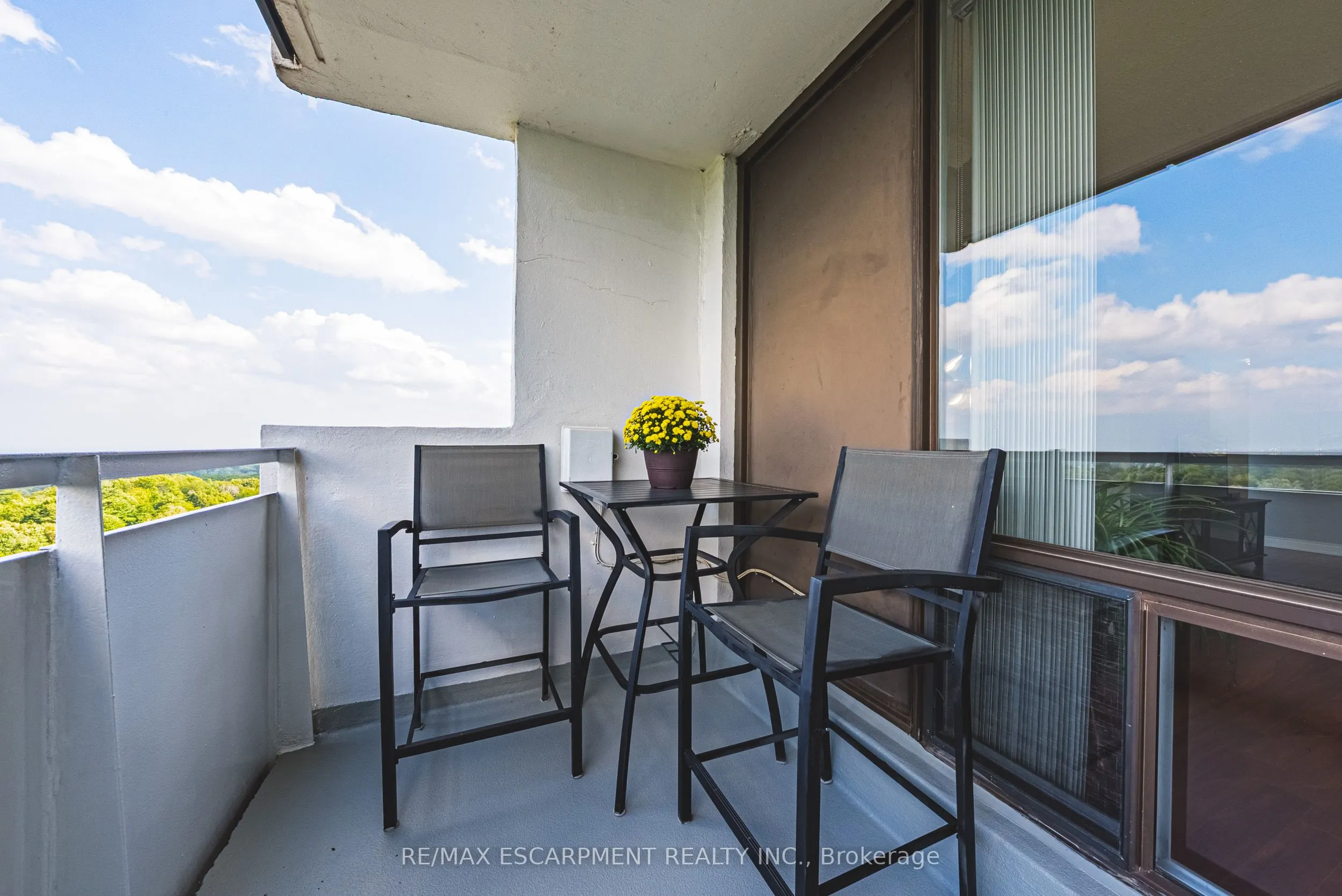 2055 UPPER MIDDLE Road, #1403