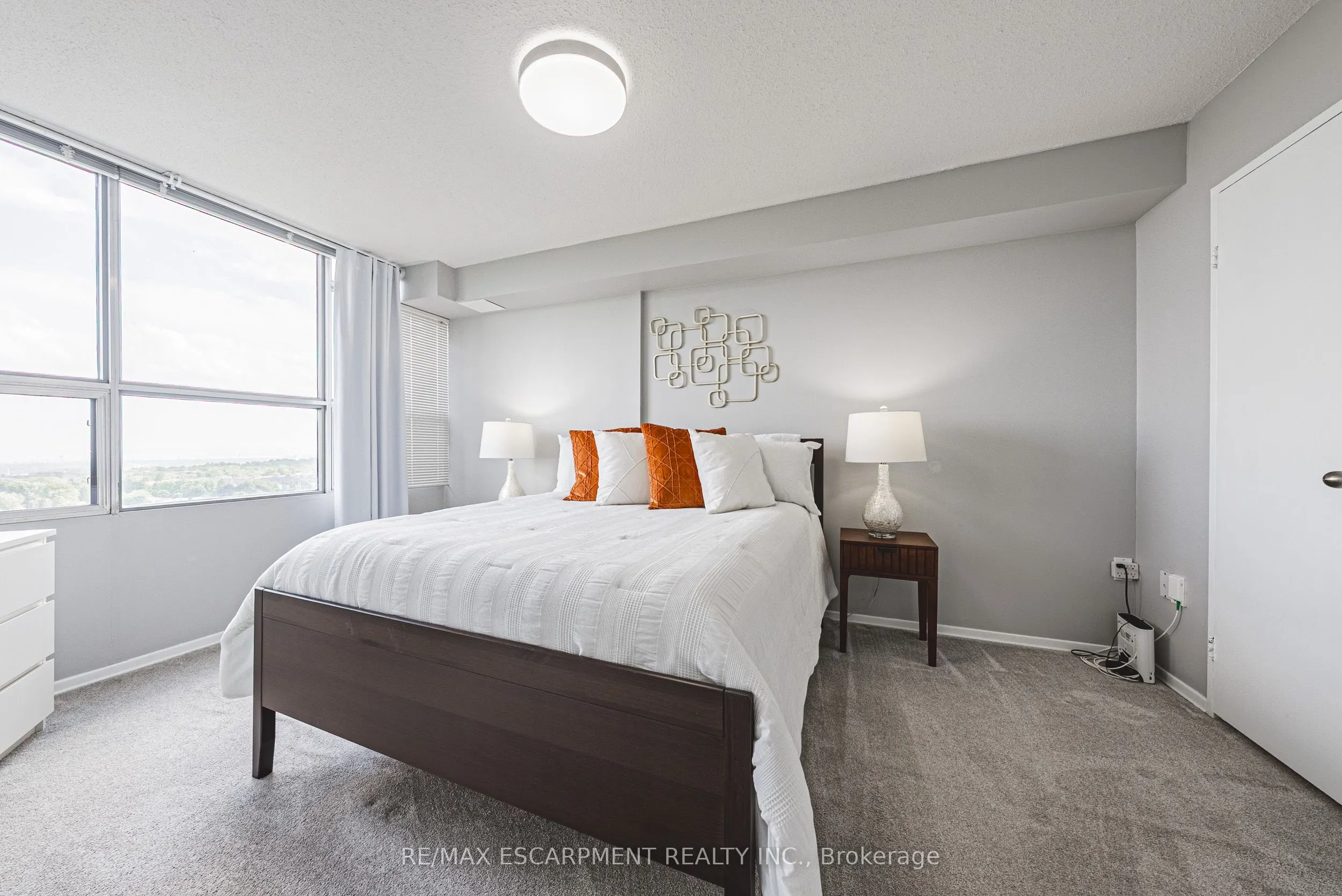 2055 UPPER MIDDLE Road, #1403