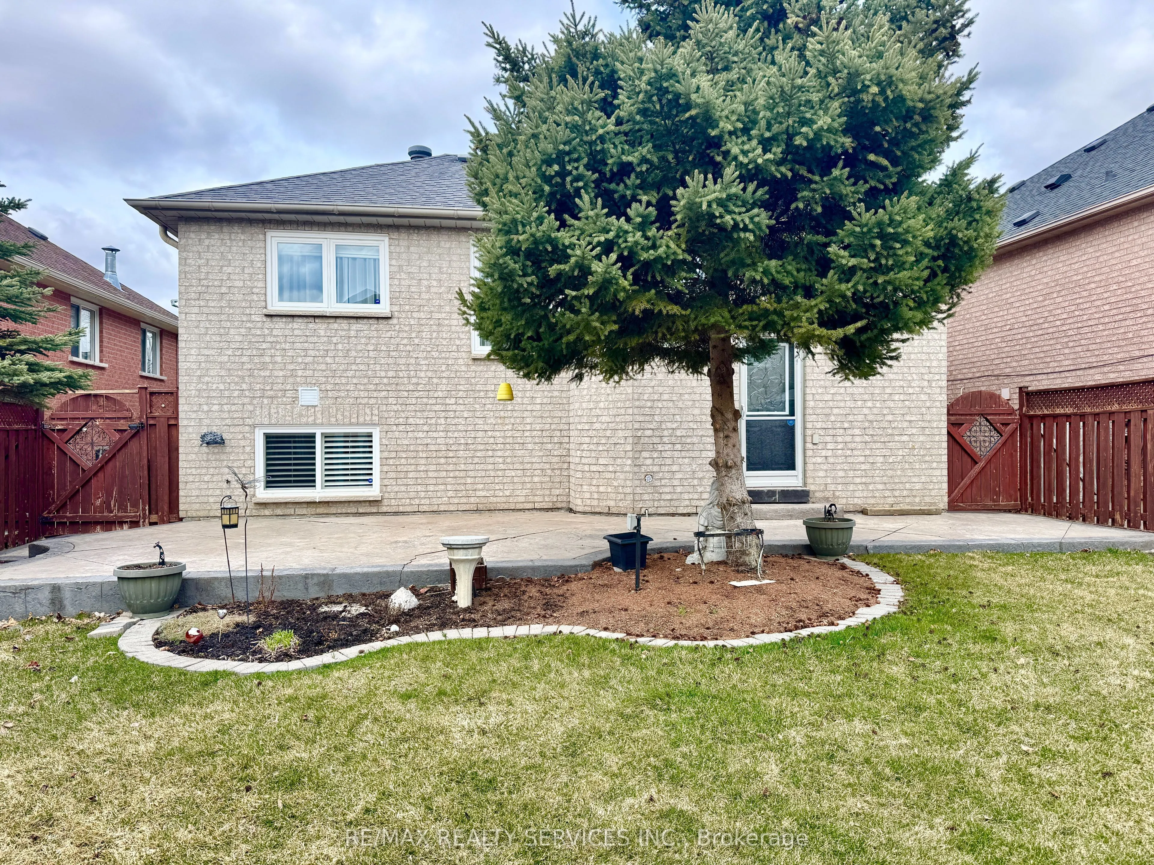 19 Livingston Drive