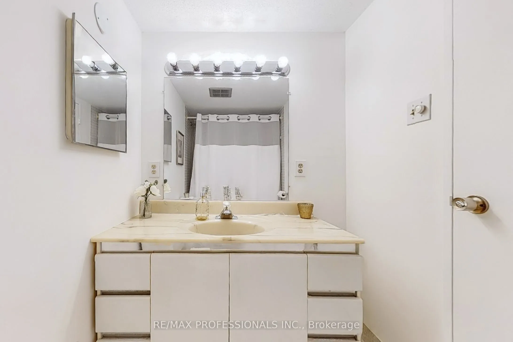 1330 Mississauga Valley Boulevard, #59