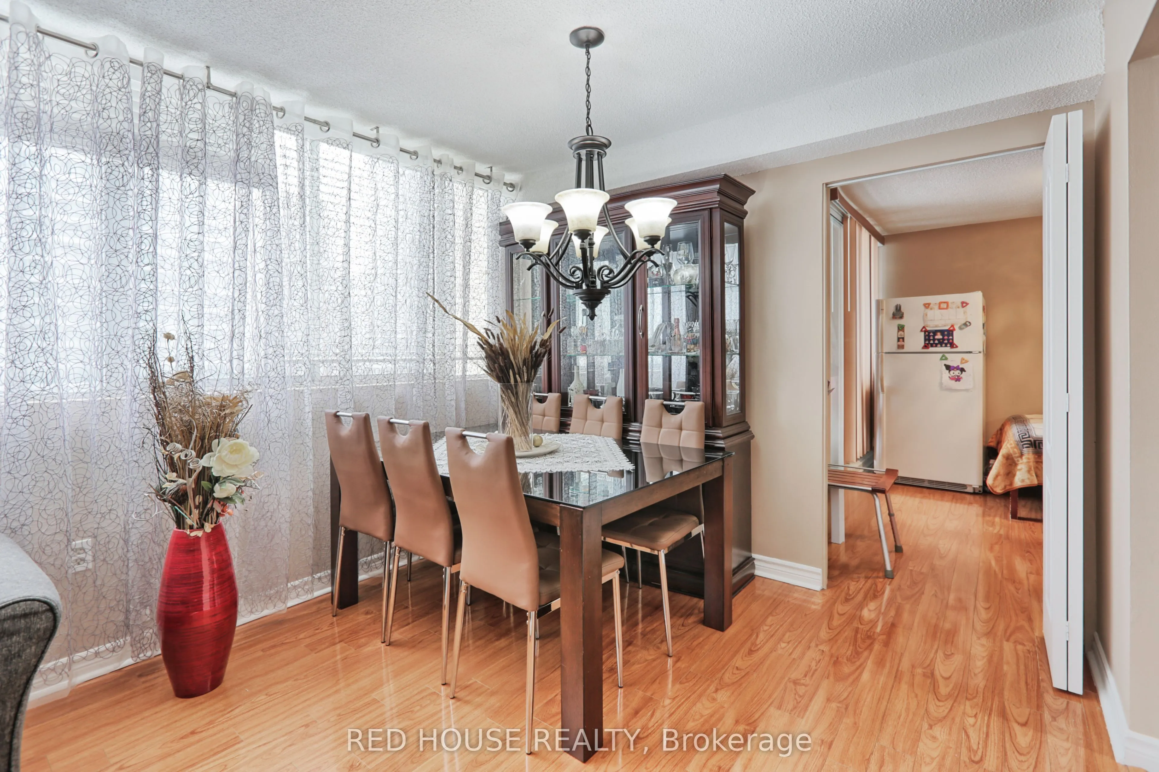 3590 Kaneff Crescent, #705