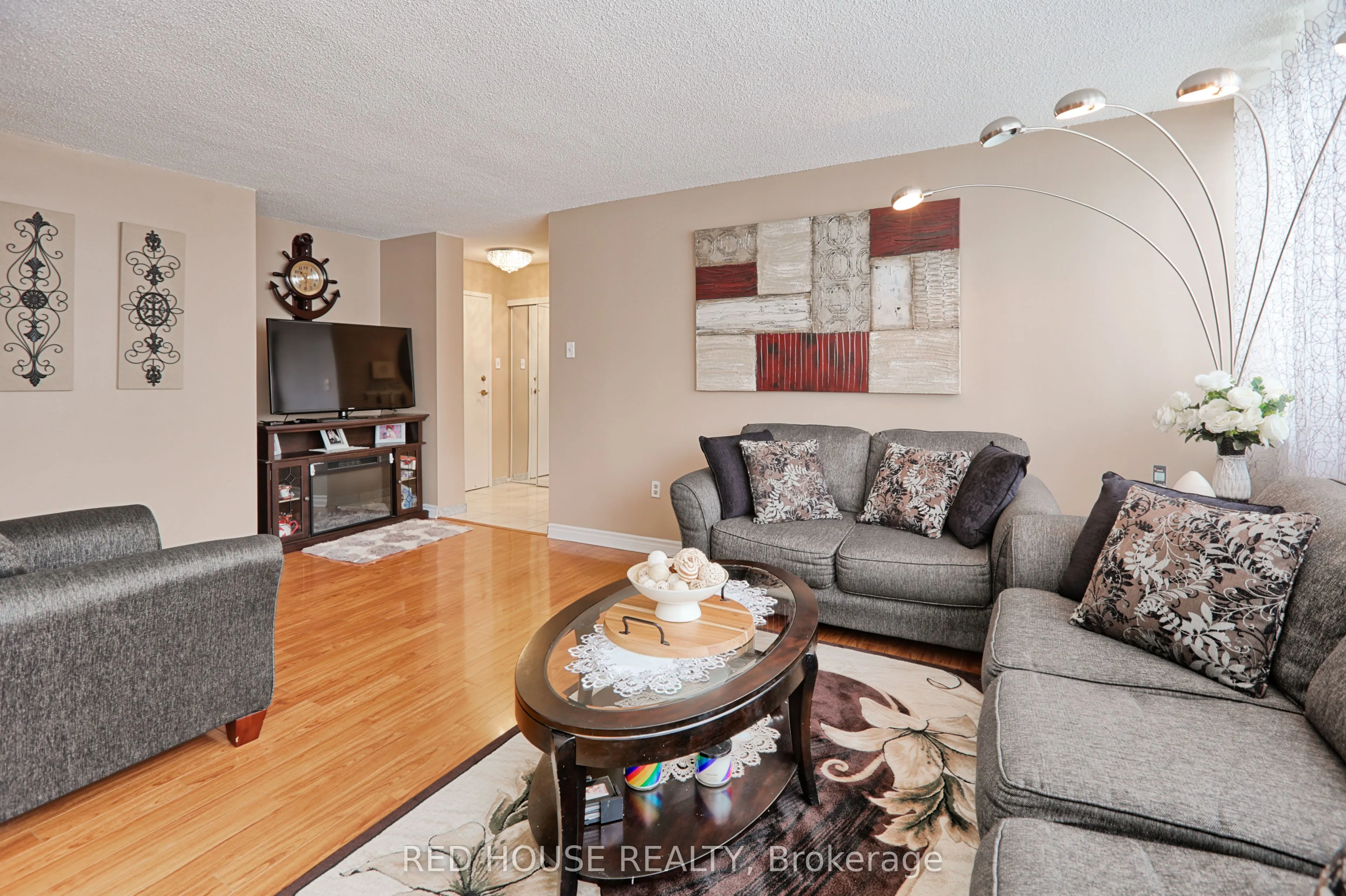 3590 Kaneff Crescent, #705