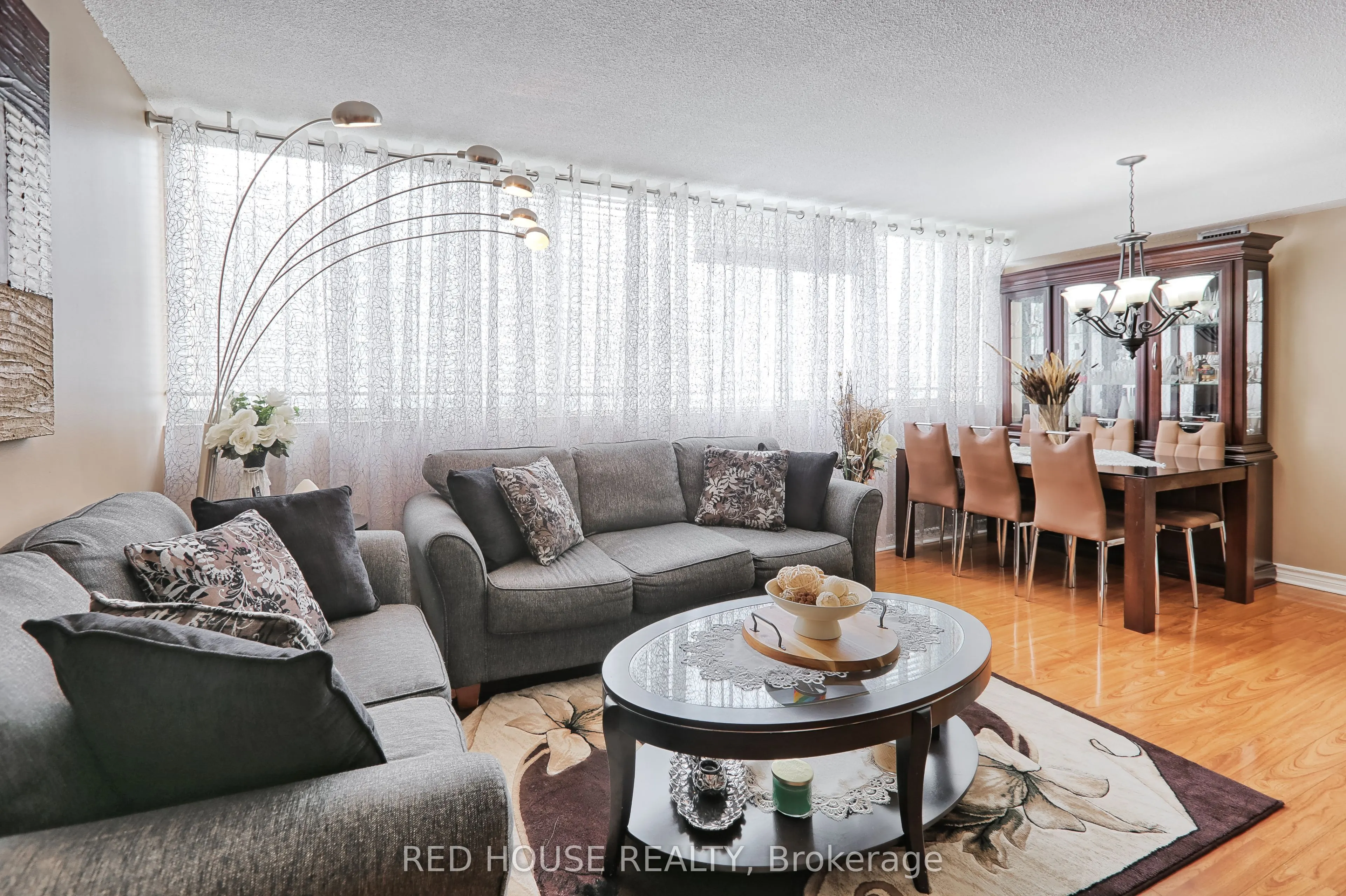 3590 Kaneff Crescent, #705