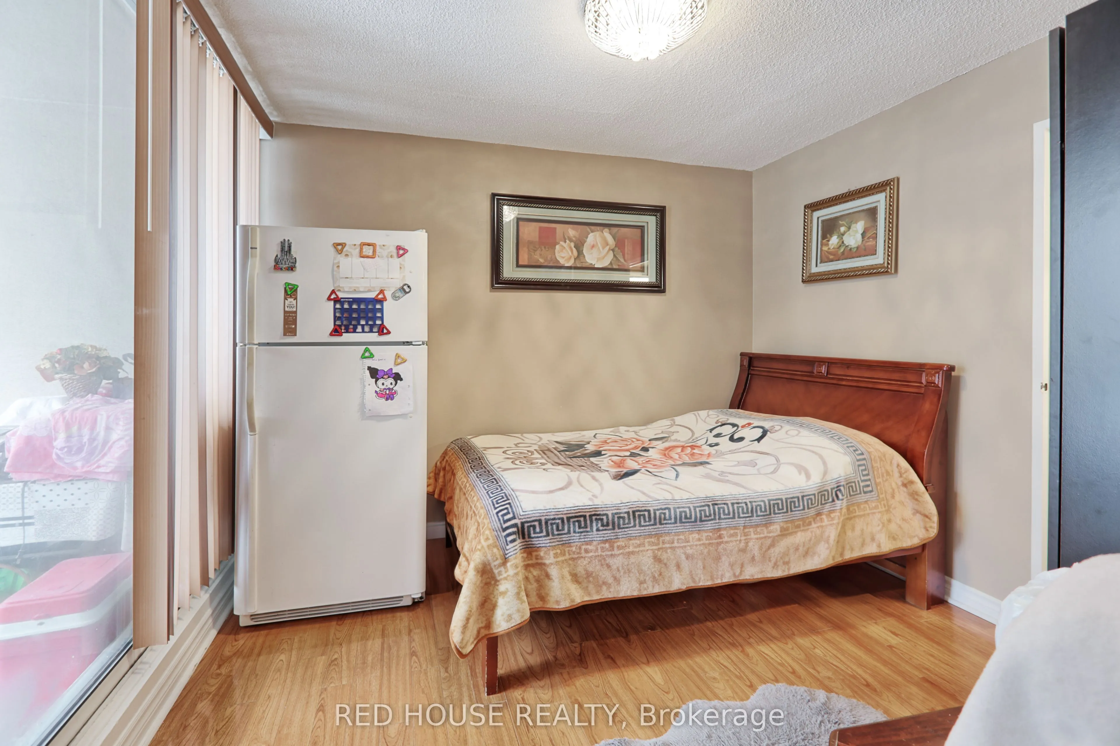 3590 Kaneff Crescent, #705