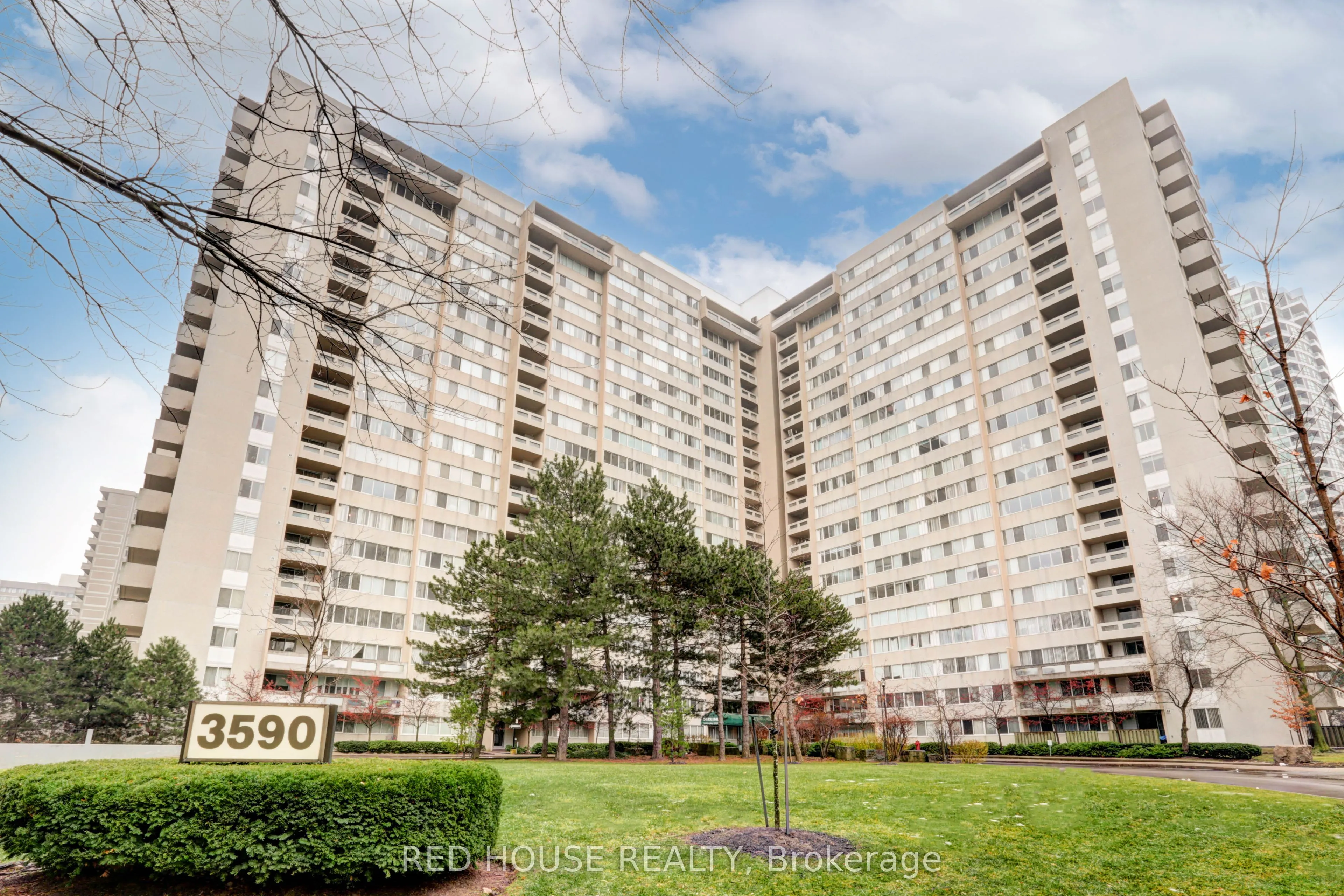 3590 Kaneff Crescent, #705