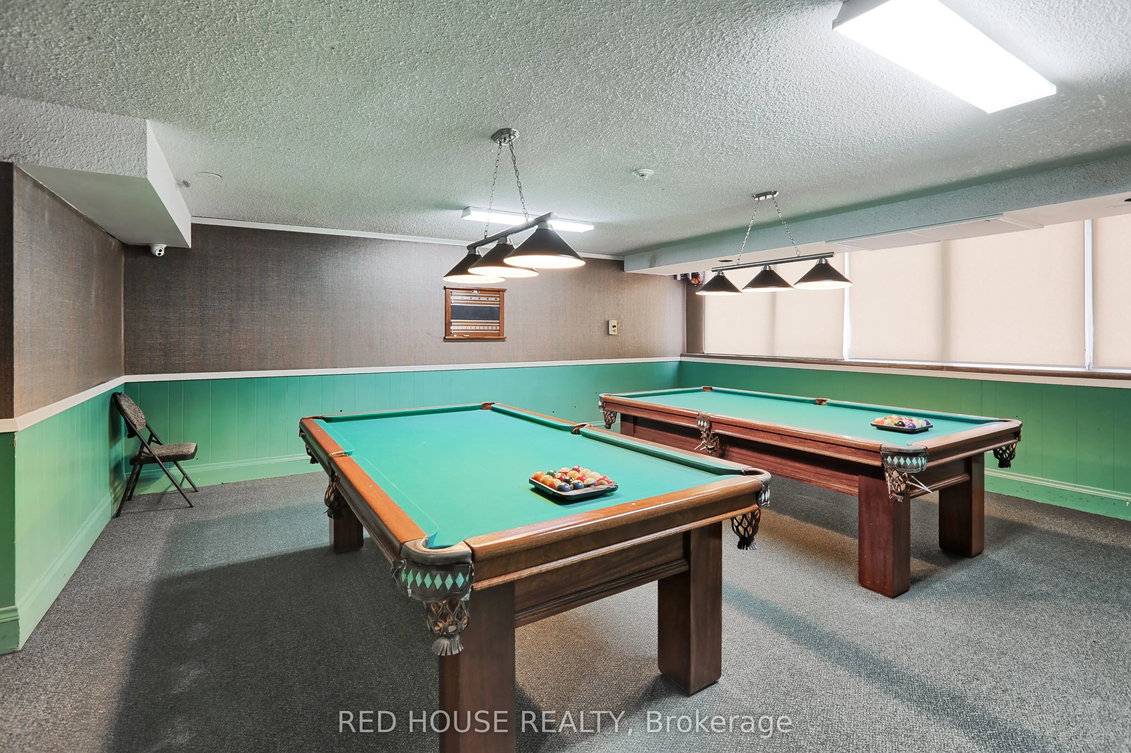 3590 Kaneff Crescent, #705