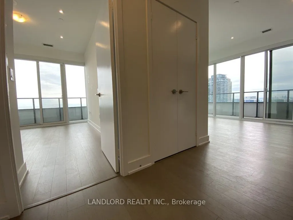 30 Shore Breeze Drive, #3221