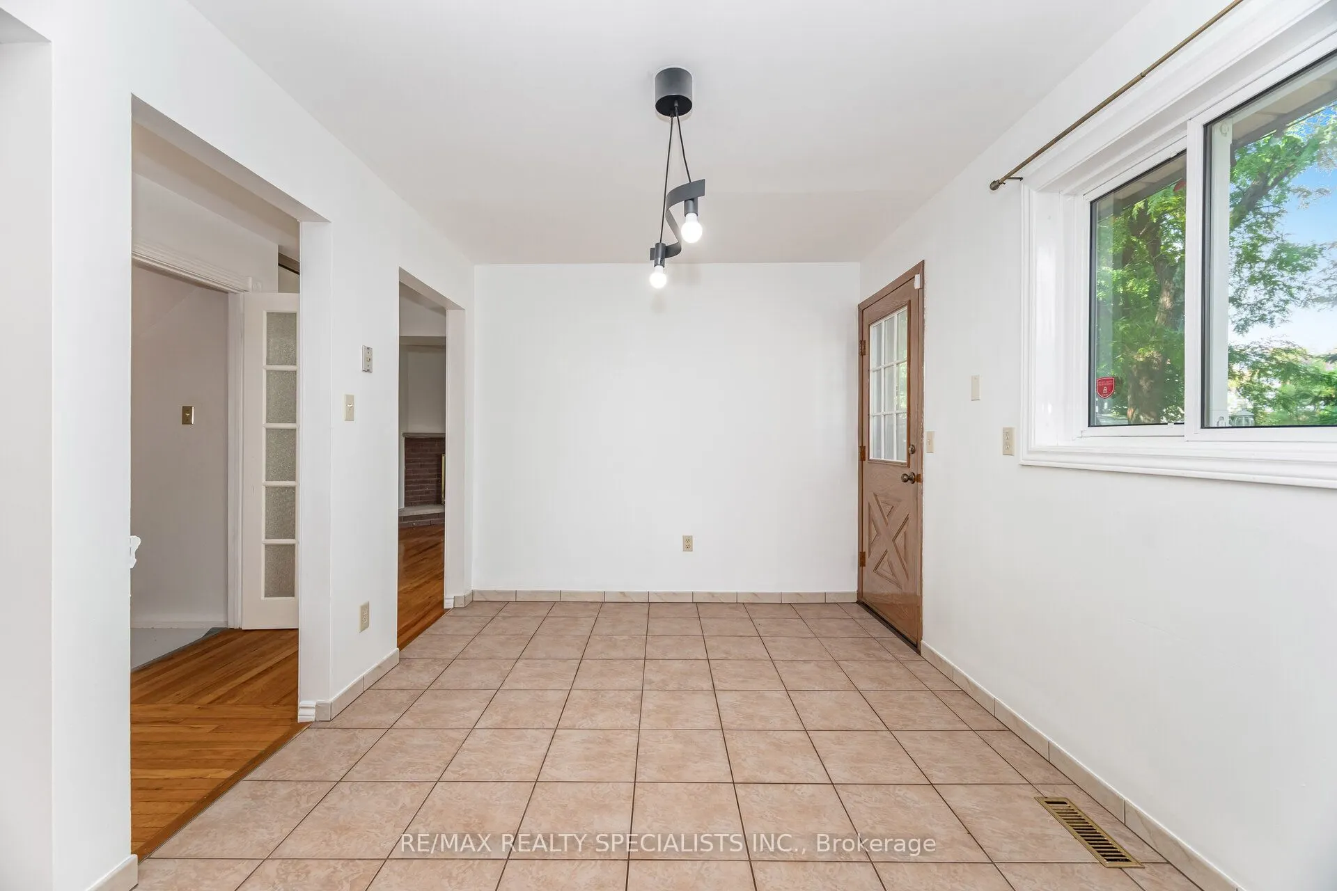 30 Linkdale Road