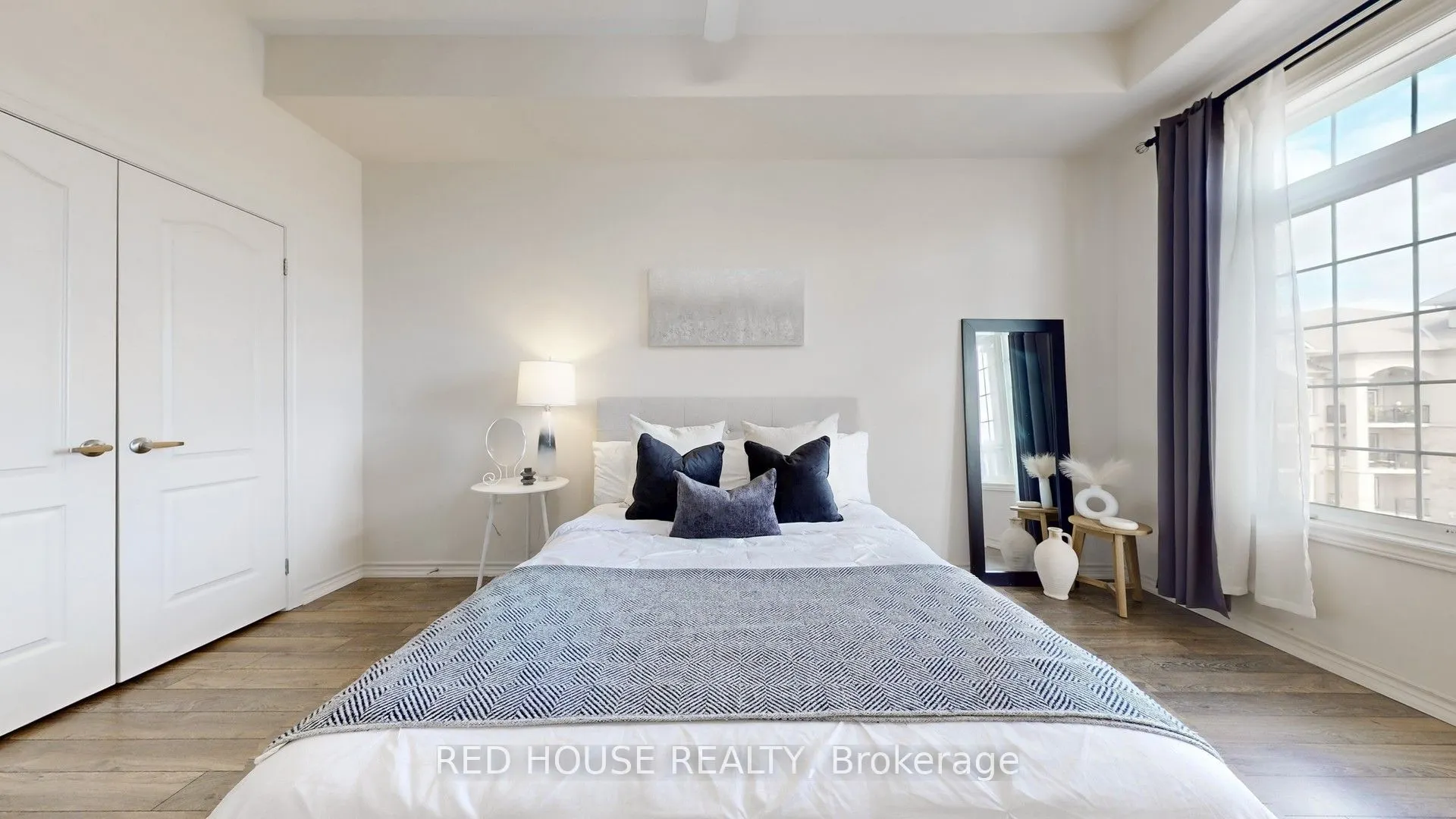 1460 Main Street E, #412