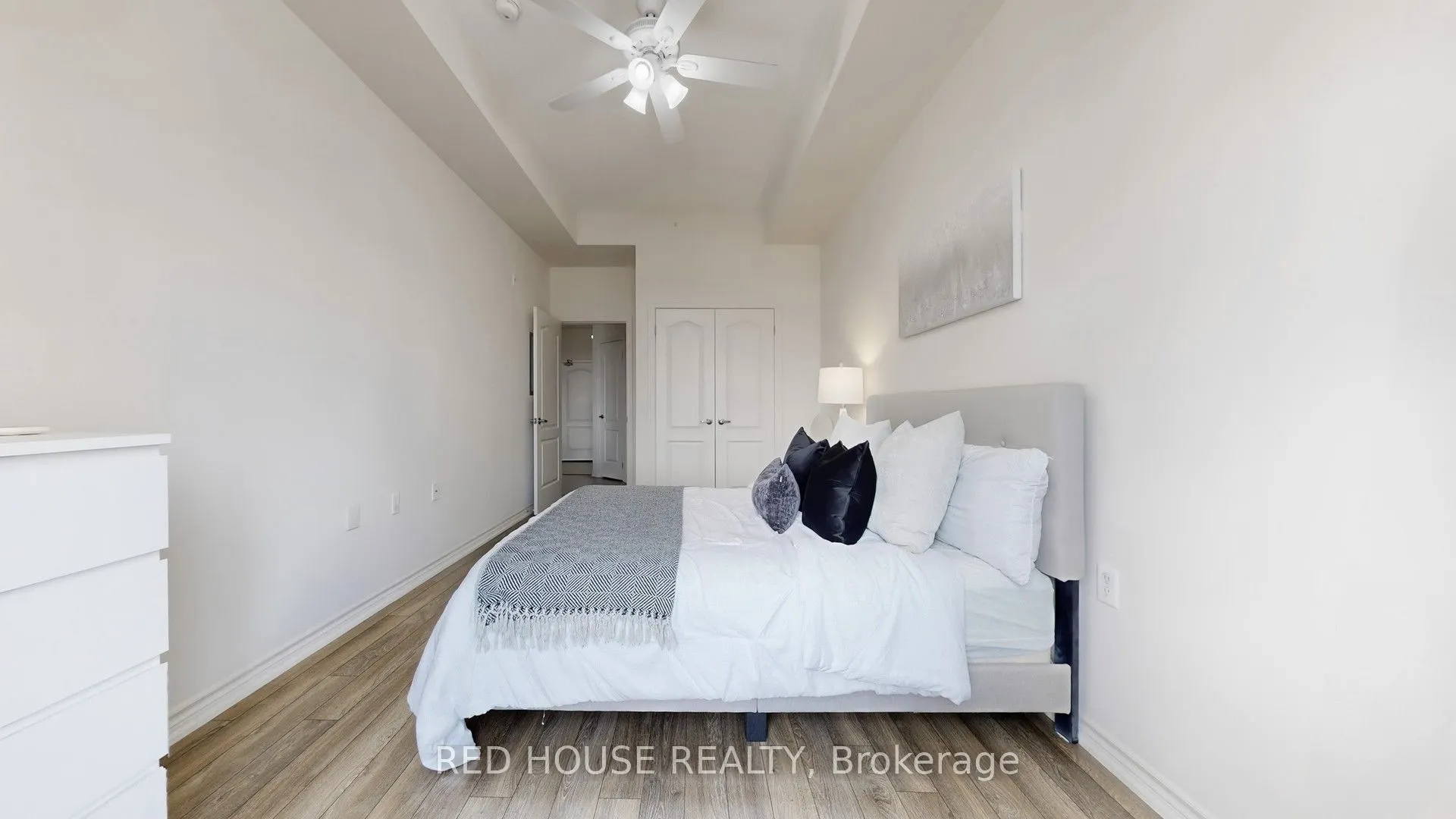 1460 Main Street E, #412