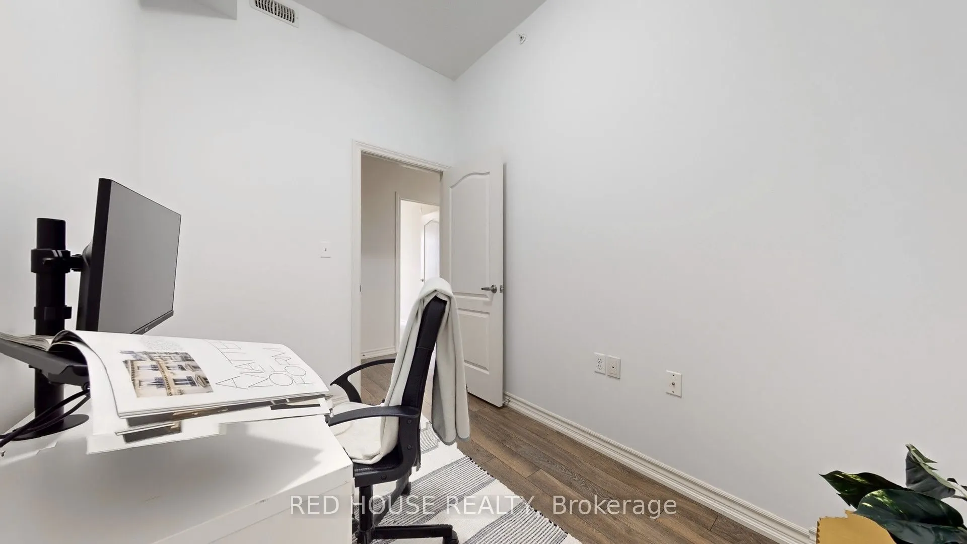 1460 Main Street E, #412