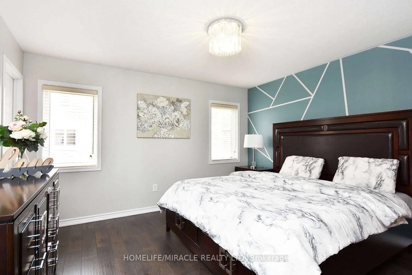 11 bannister Crescent