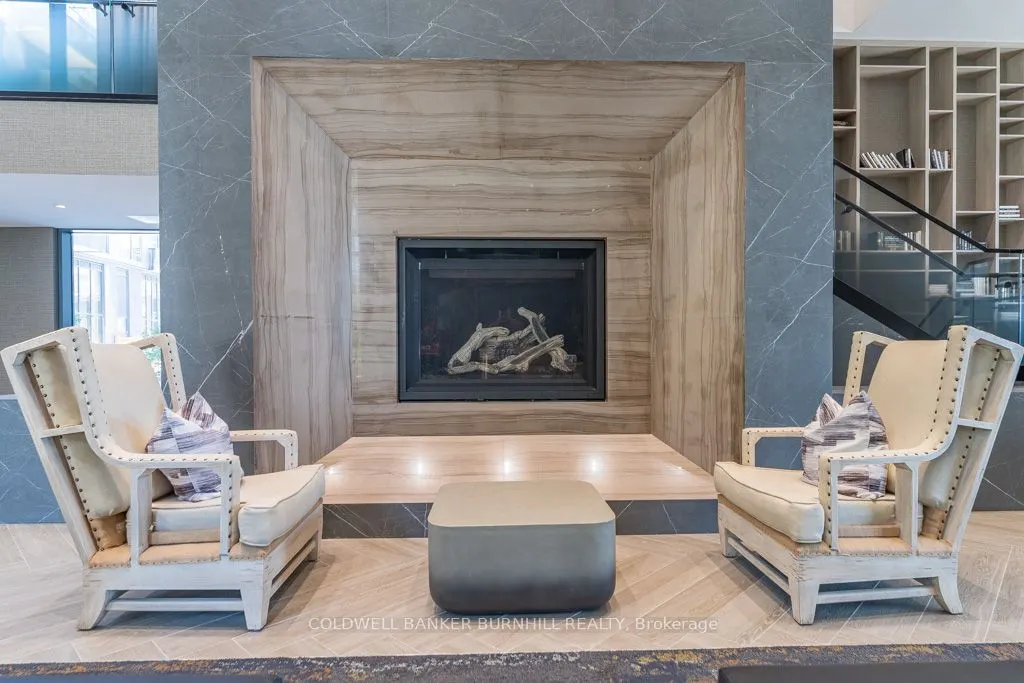 2450 Old Bronte Road, #213