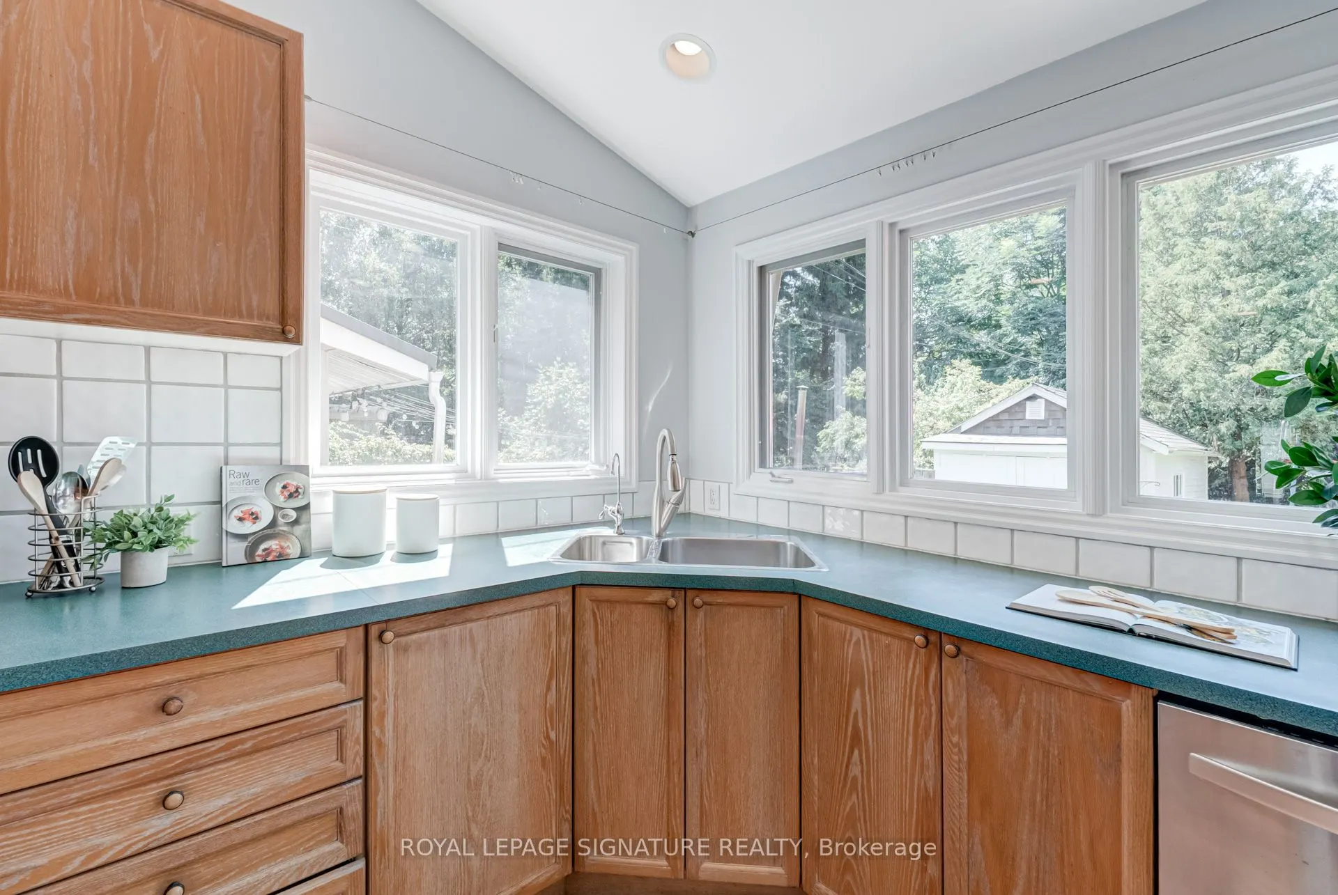 32 Wheatfield Road