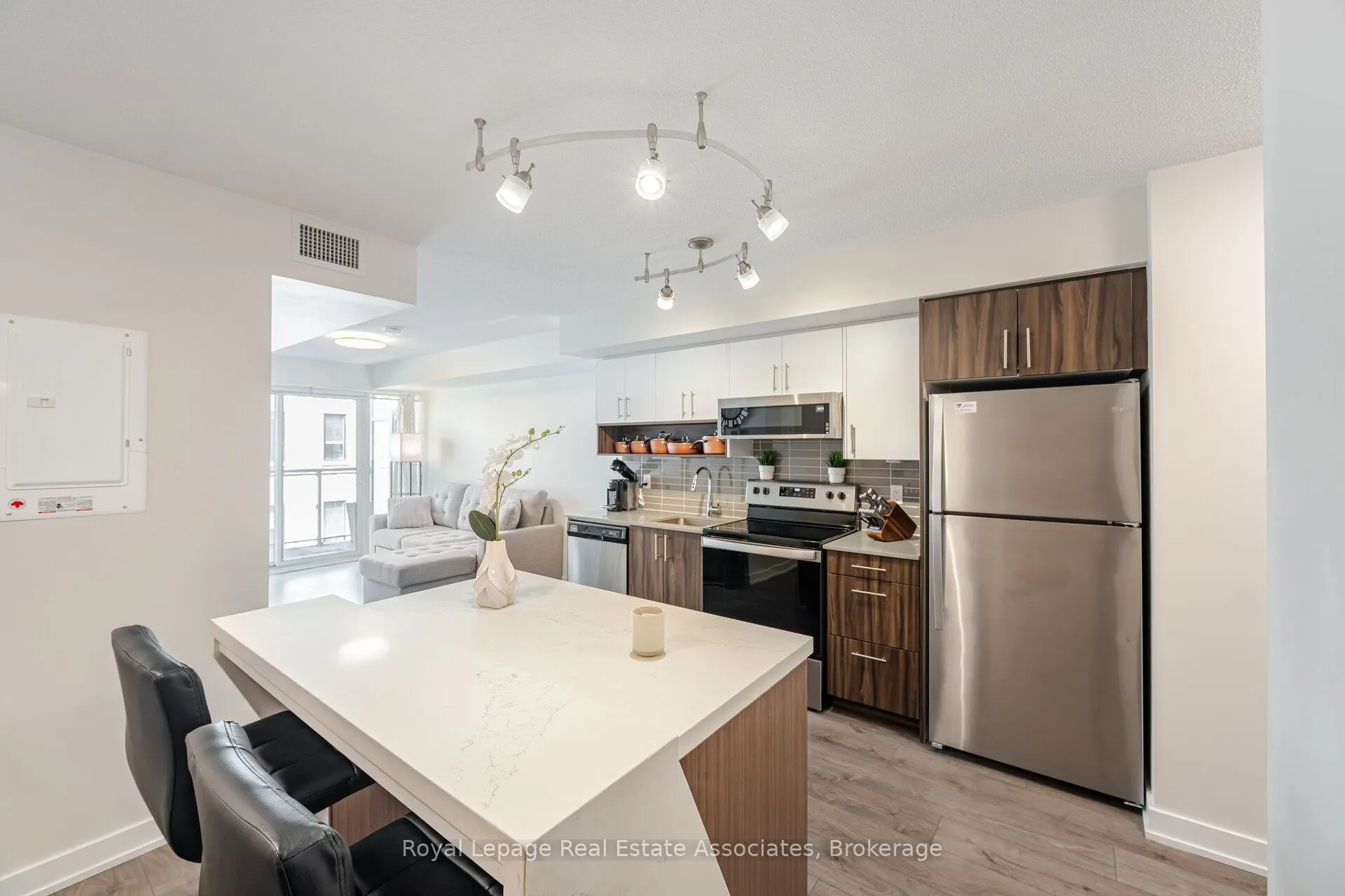 1119 COOKE Boulevard, #B327