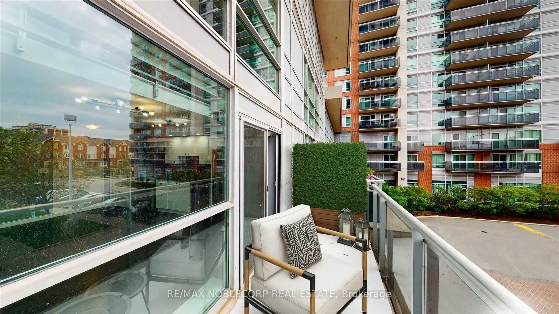 215 Queen Street, #212