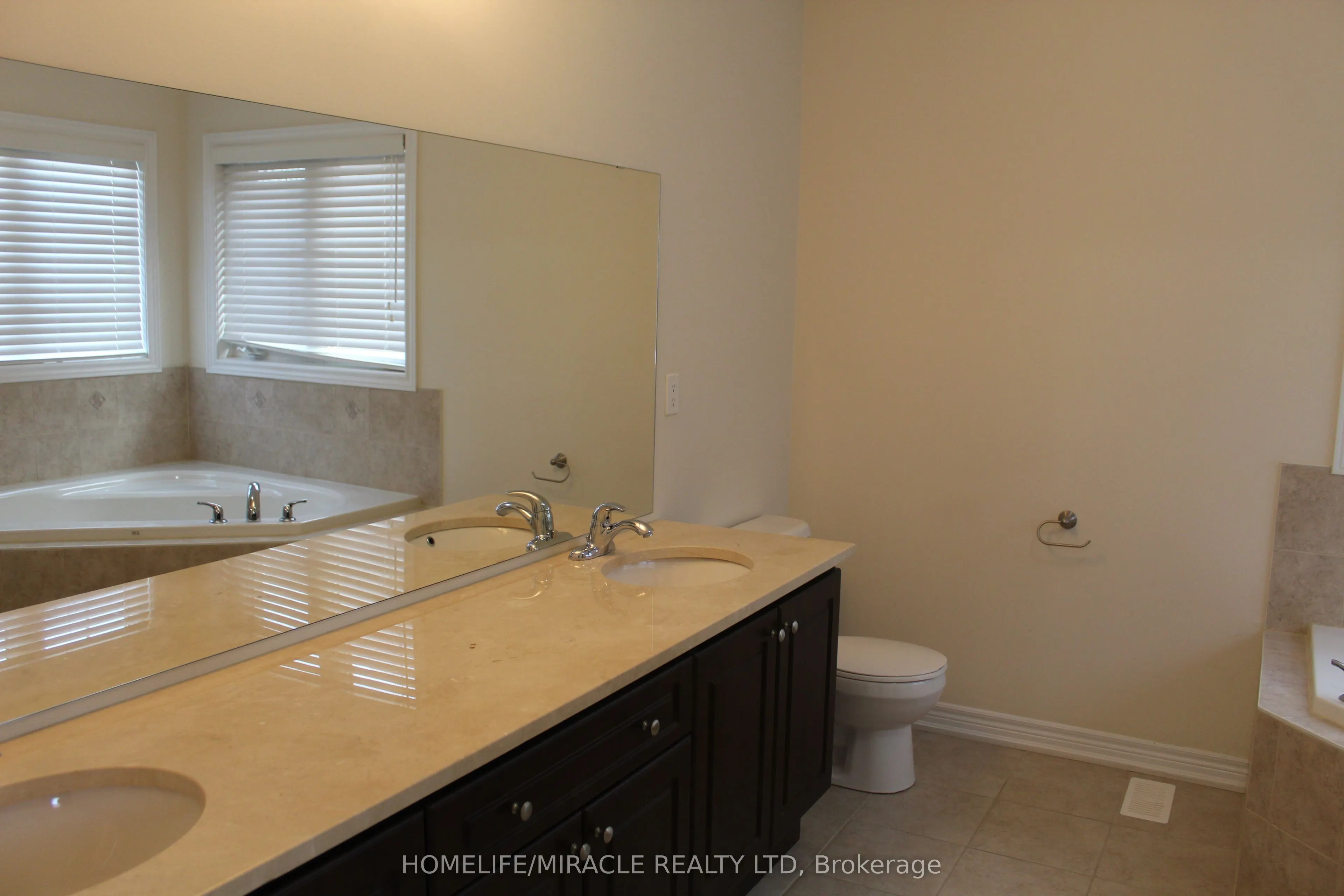 210 Bellchase Trail