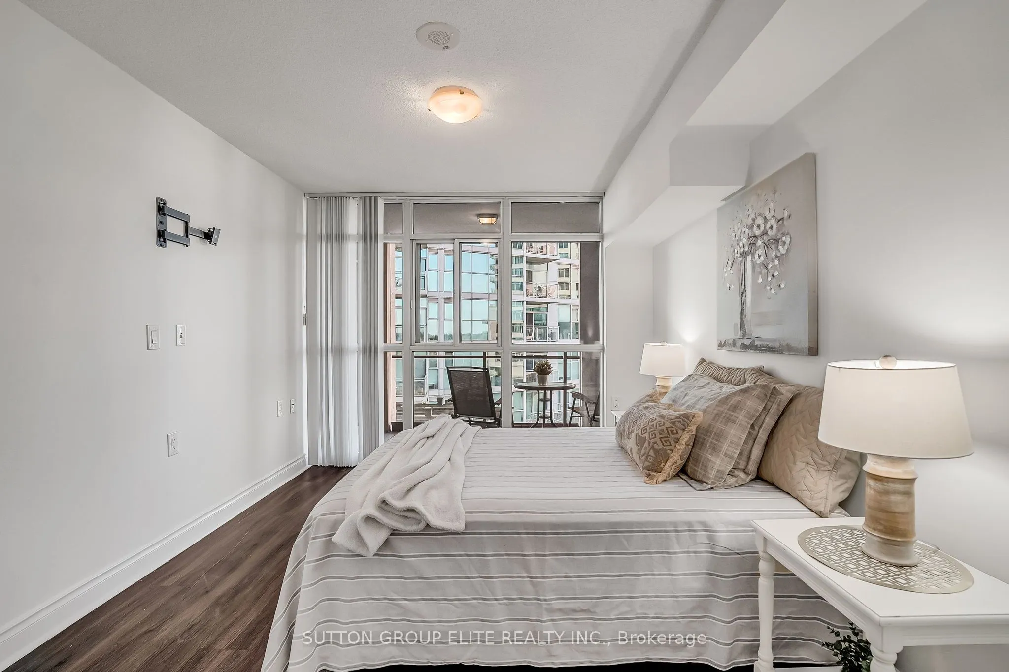 3 Marine Parade Drive, #401