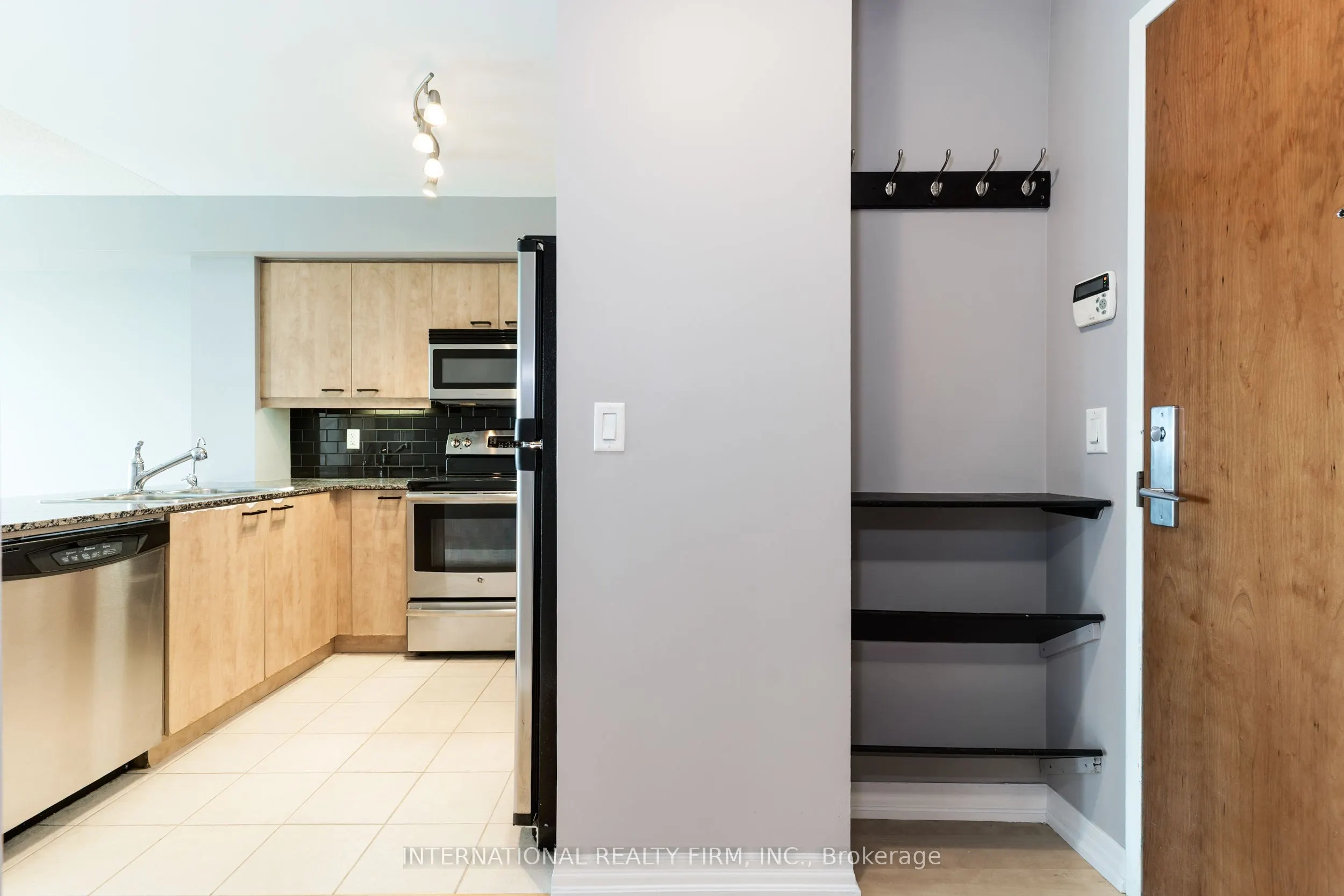 1403 ROYAL YORK Road, #601